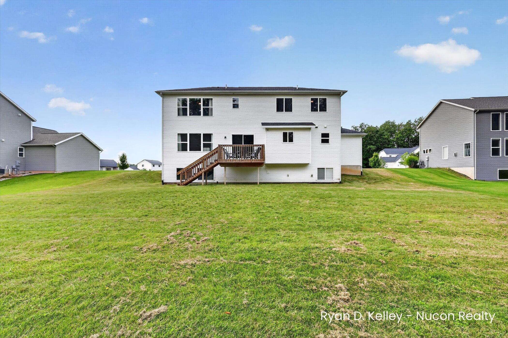 11544 Sessions Woods Drive W Grand Rapids MI 49534