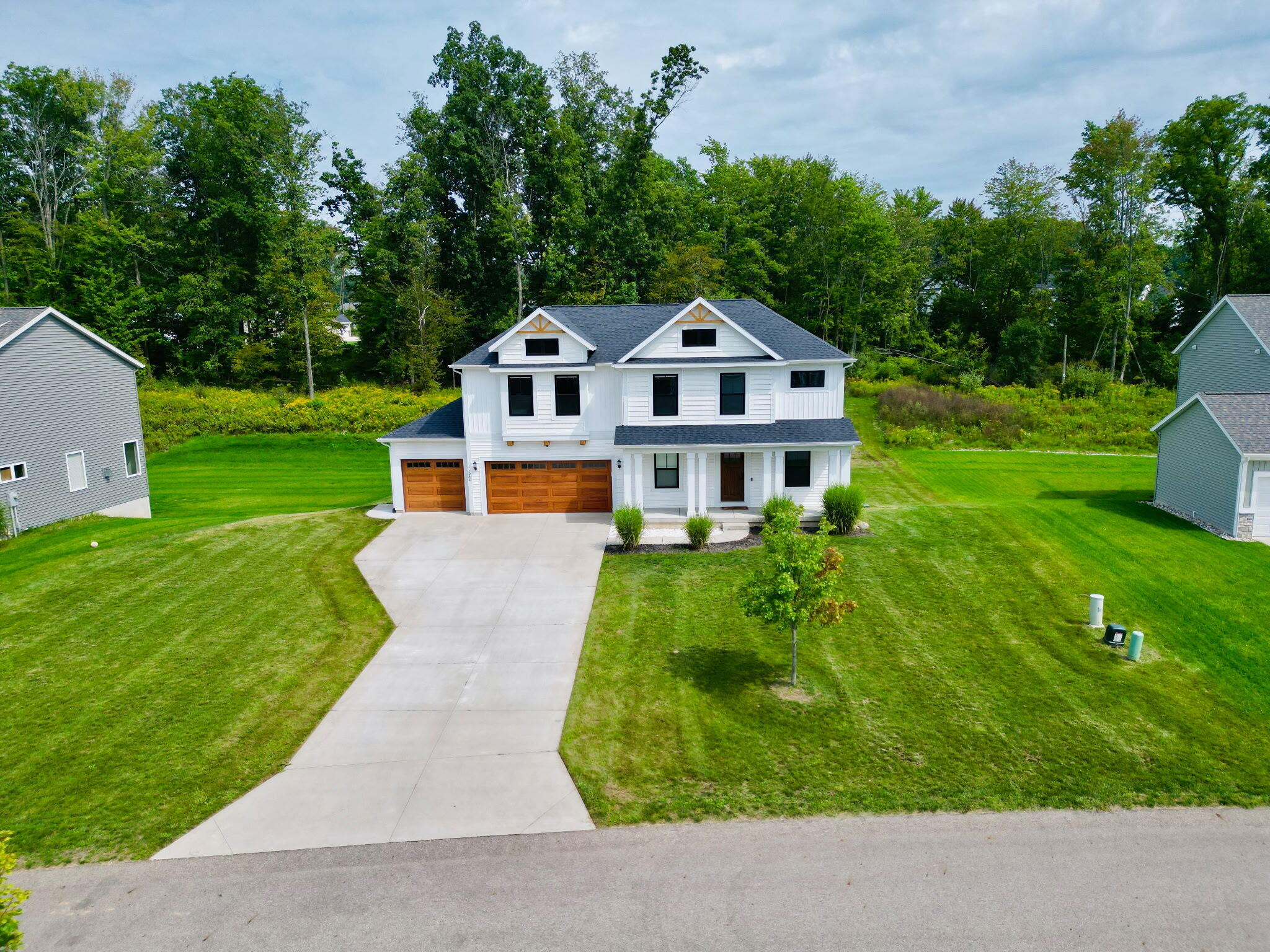 11544 Sessions Woods Drive W Grand Rapids MI 49534