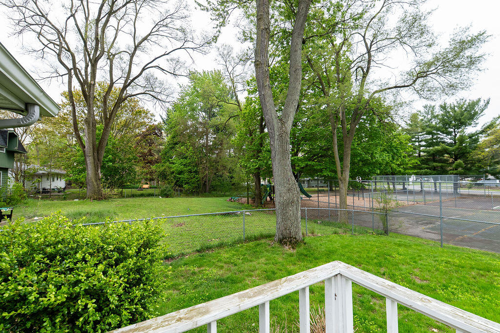 4557 Brooklyn Avenue SE Grand Rapids MI 49508