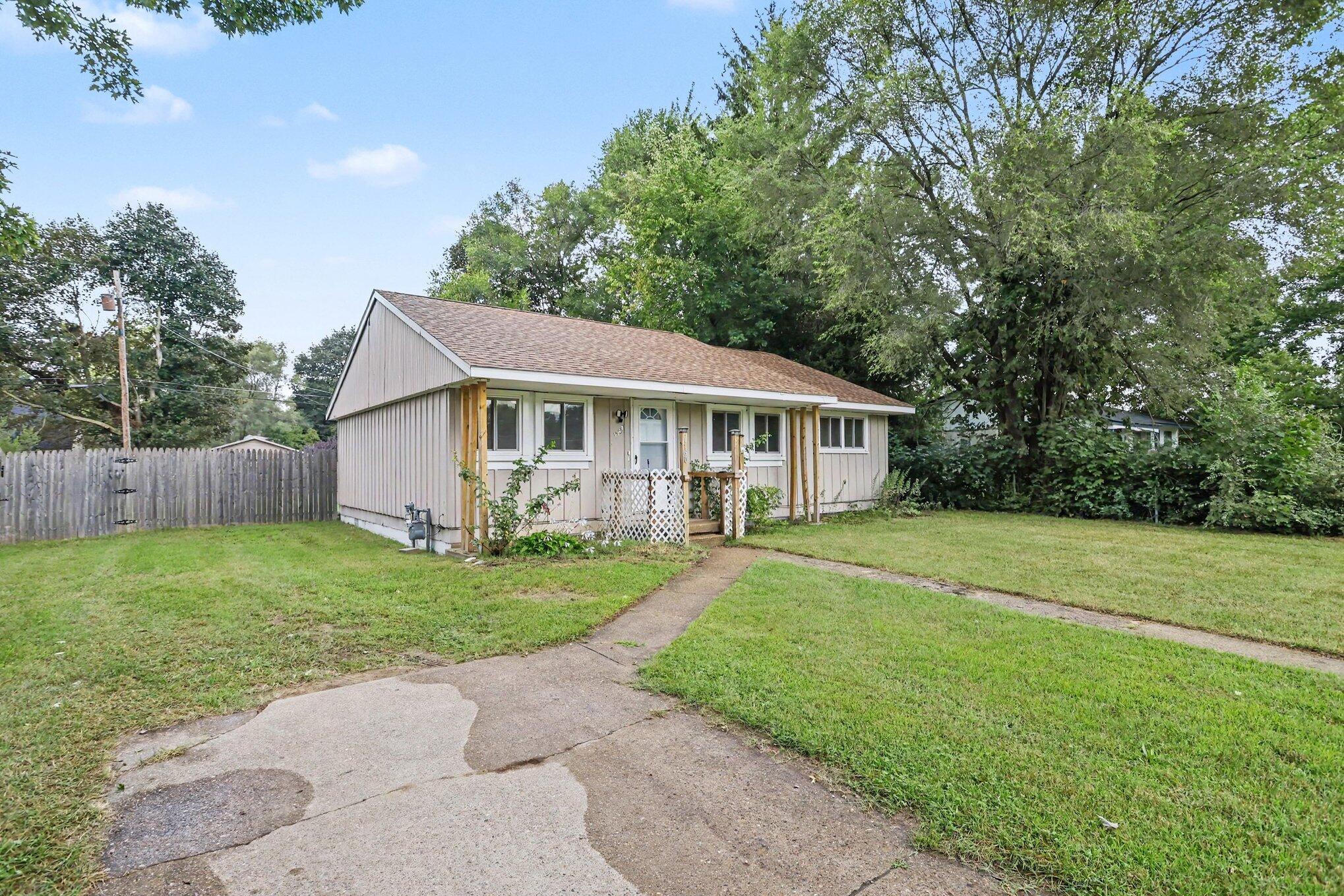 1160 Beverly Court Benton Harbor MI 49022