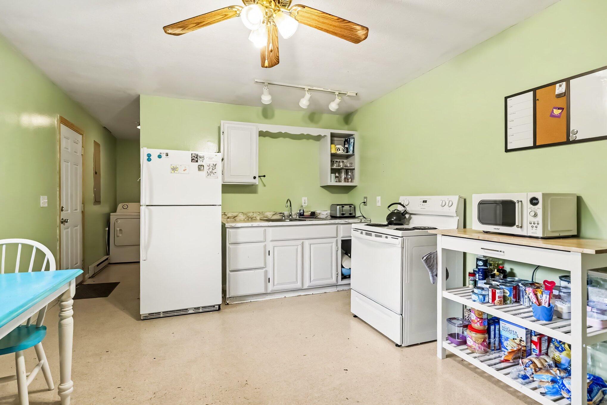 1160 Beverly Court Benton Harbor MI 49022