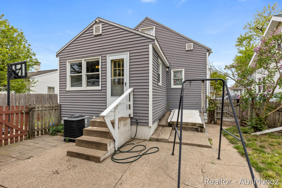 354 Brown Street SW Grand Rapids MI 49507
