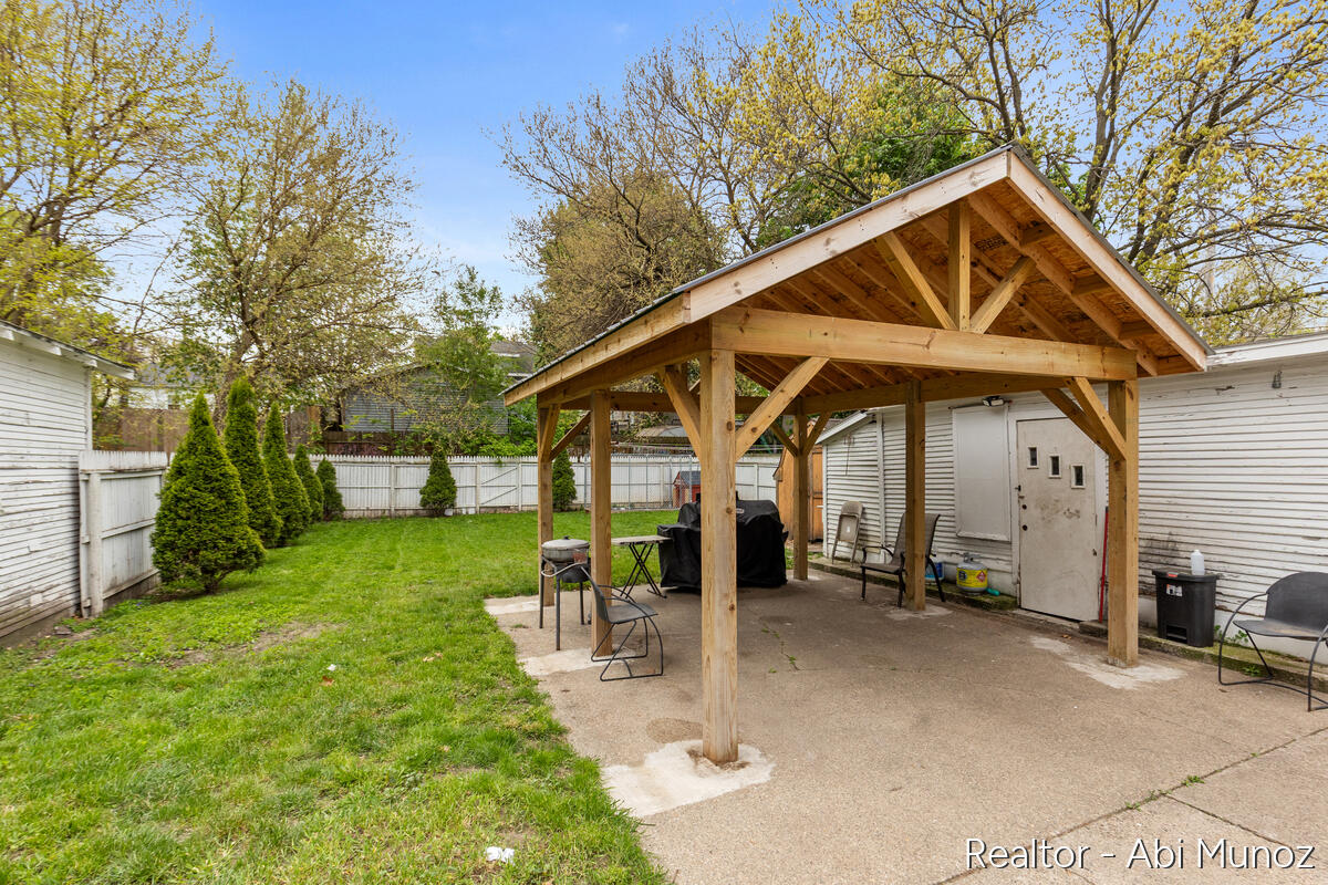 354 Brown Street SW Grand Rapids MI 49507