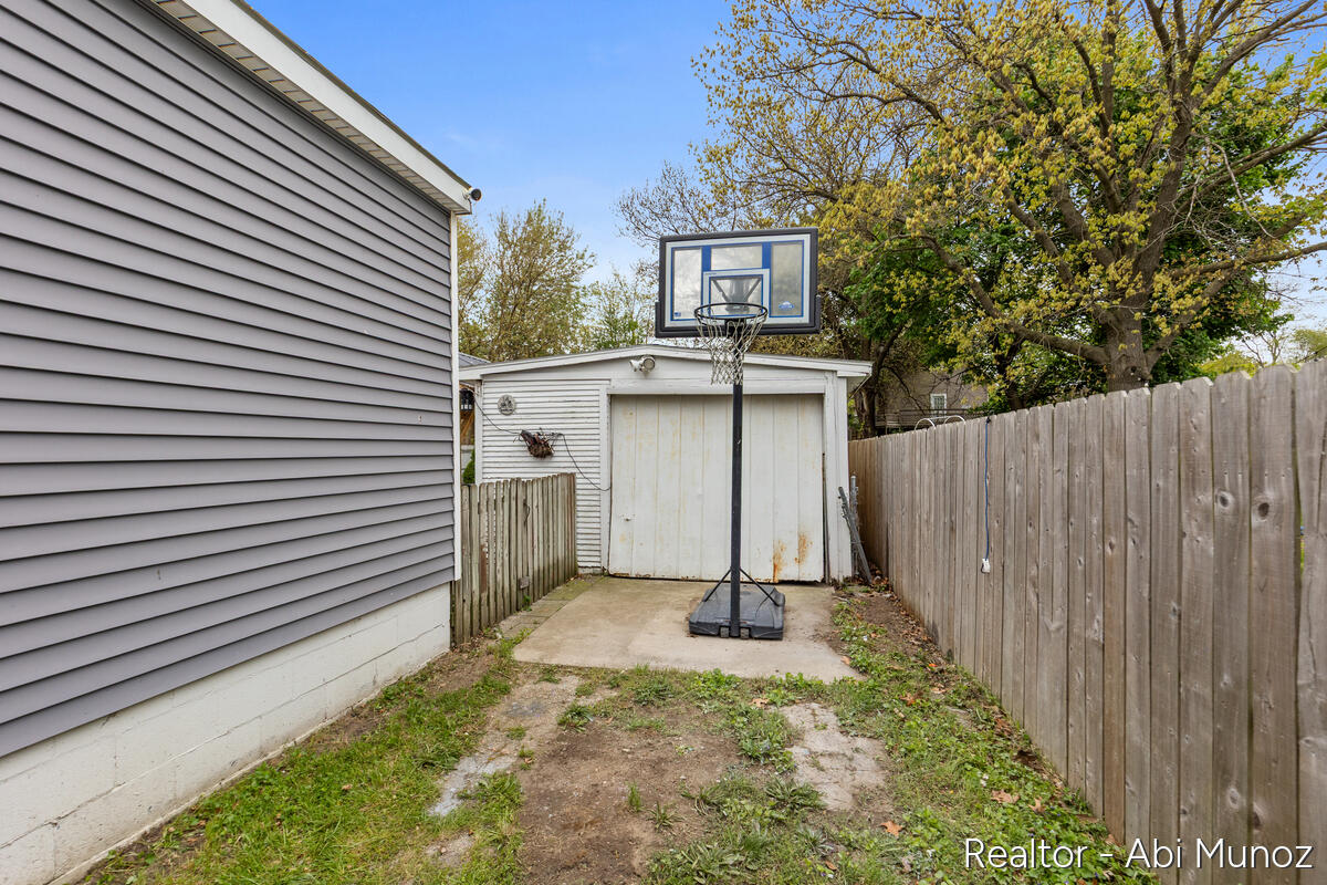 354 Brown Street SW Grand Rapids MI 49507