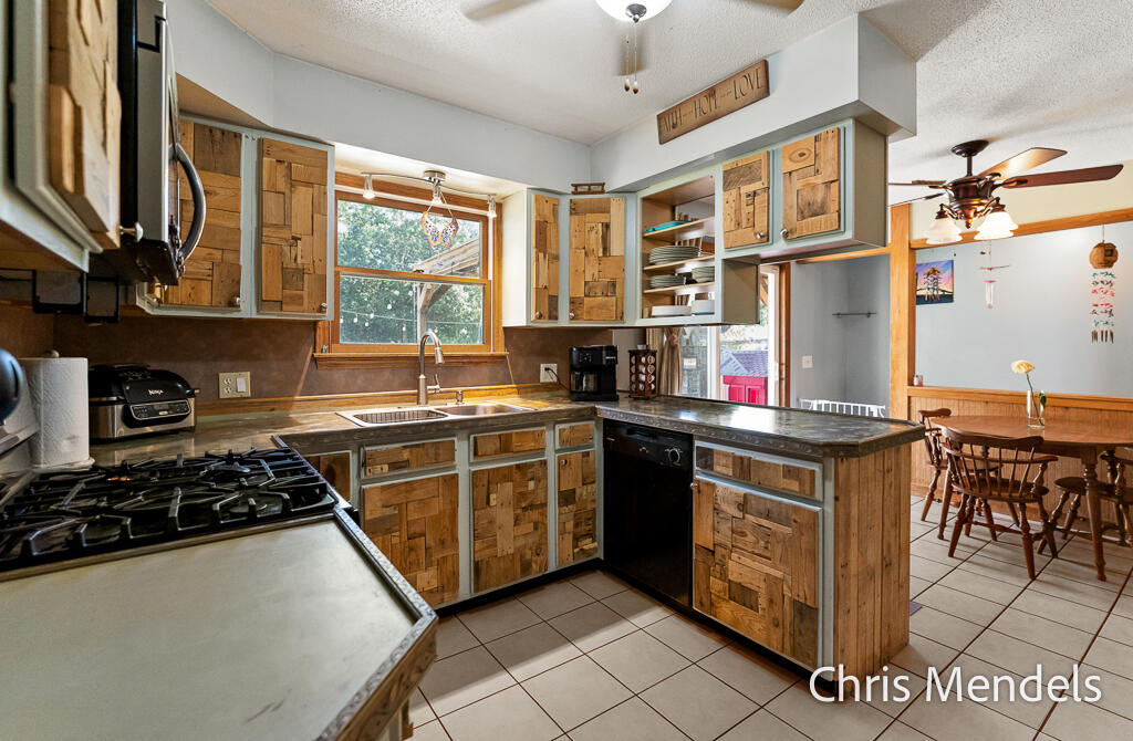 180 S Wolf Lake Road Muskegon MI 49442