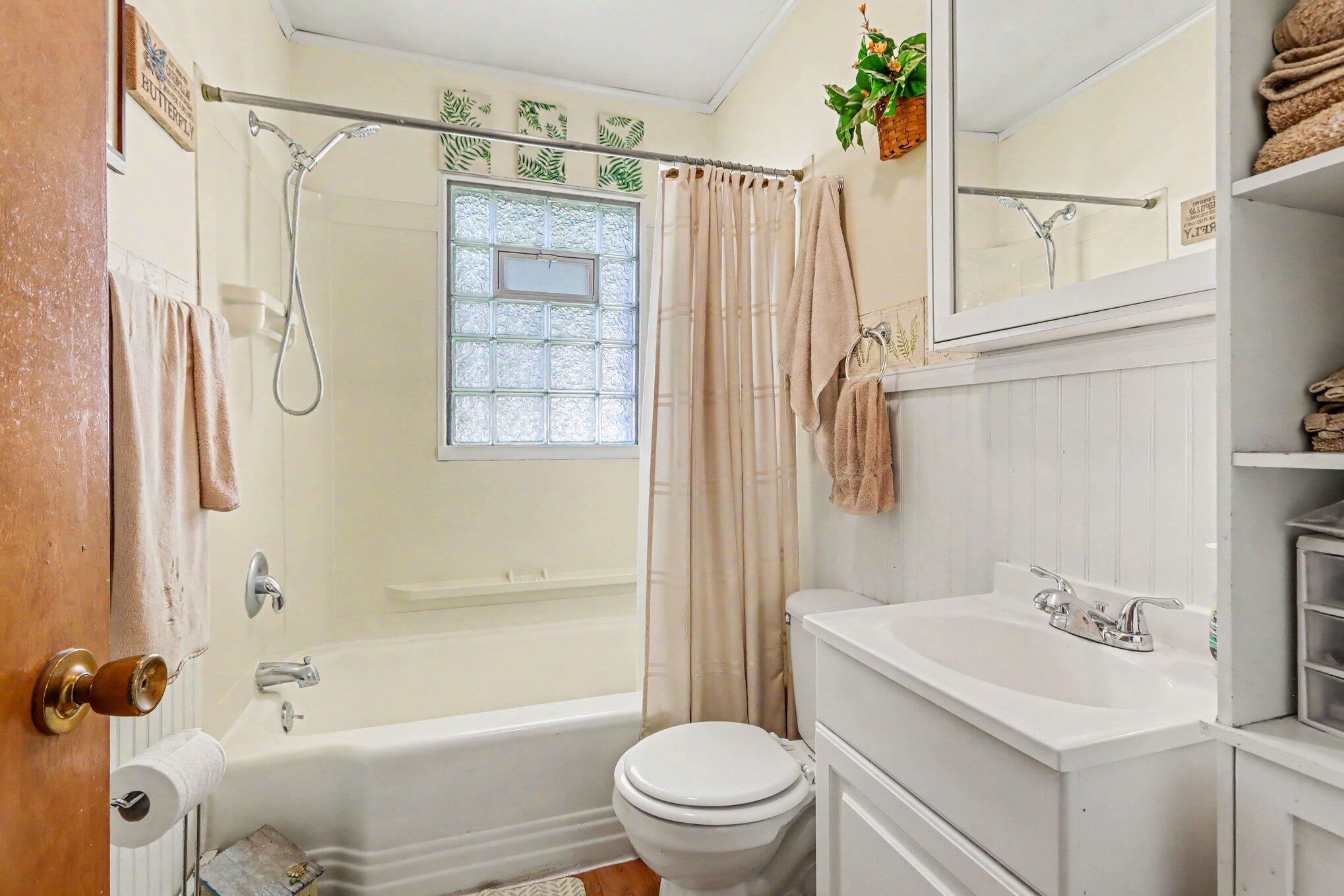 1019 Clover Street Kalamazoo MI 49008
