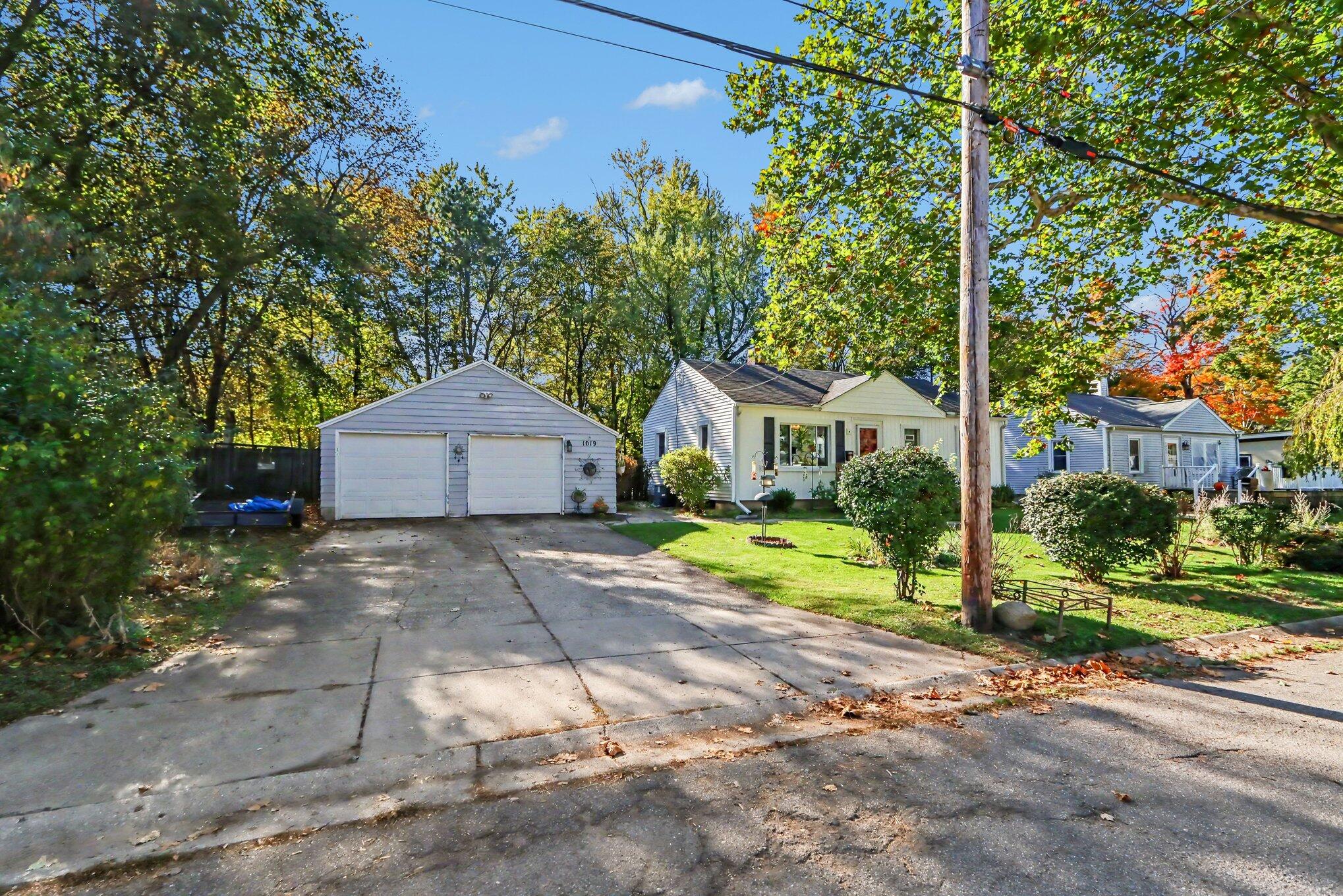 1019 Clover Street Kalamazoo MI 49008