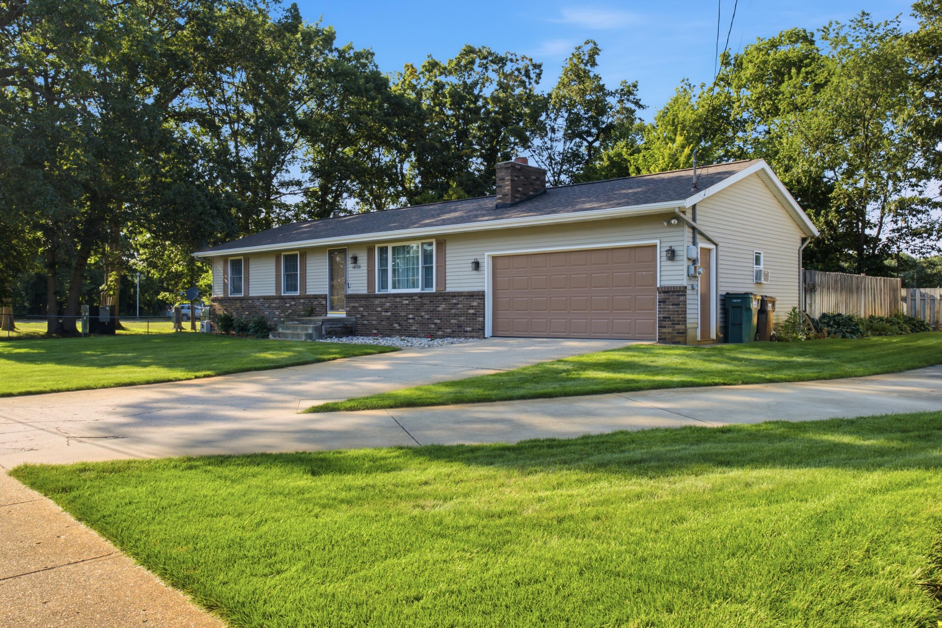 1658 Woodside Road Norton Shores MI 49441