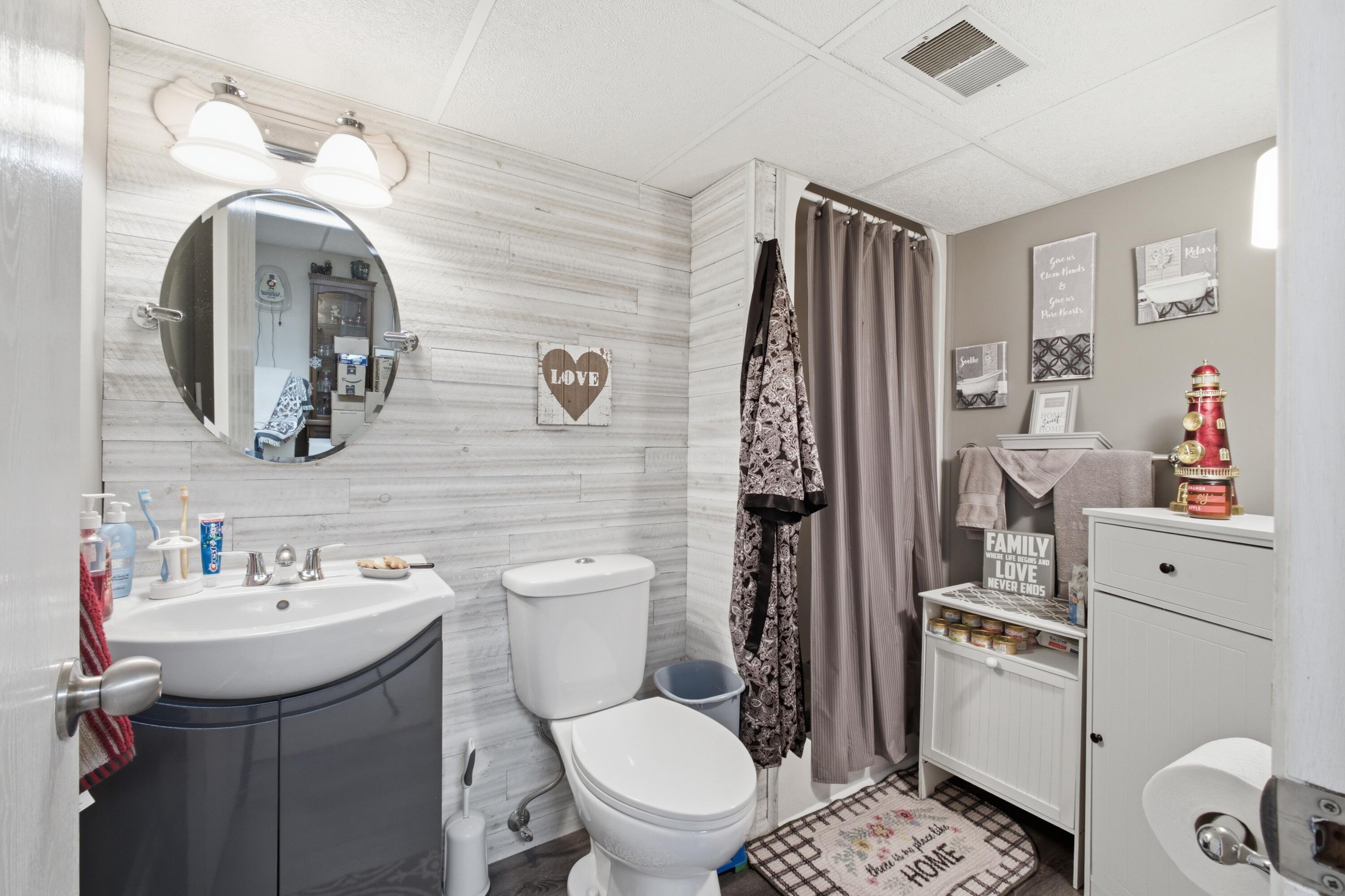 1658 Woodside Road Norton Shores MI 49441
