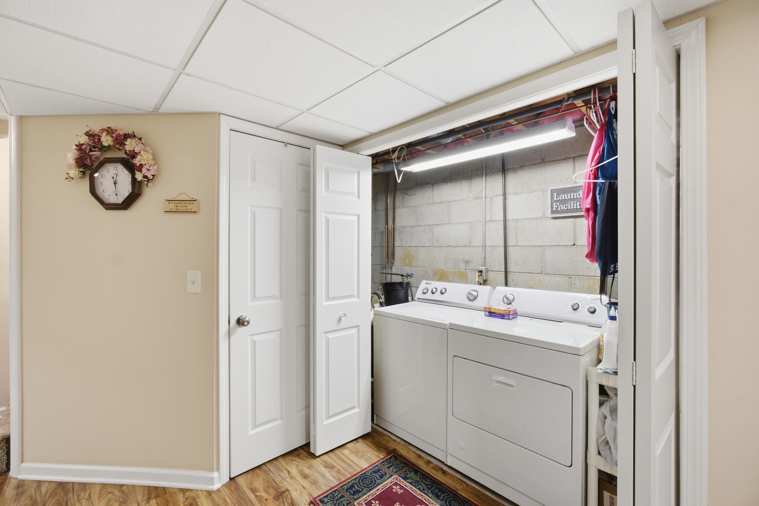 1658 Woodside Road Norton Shores MI 49441