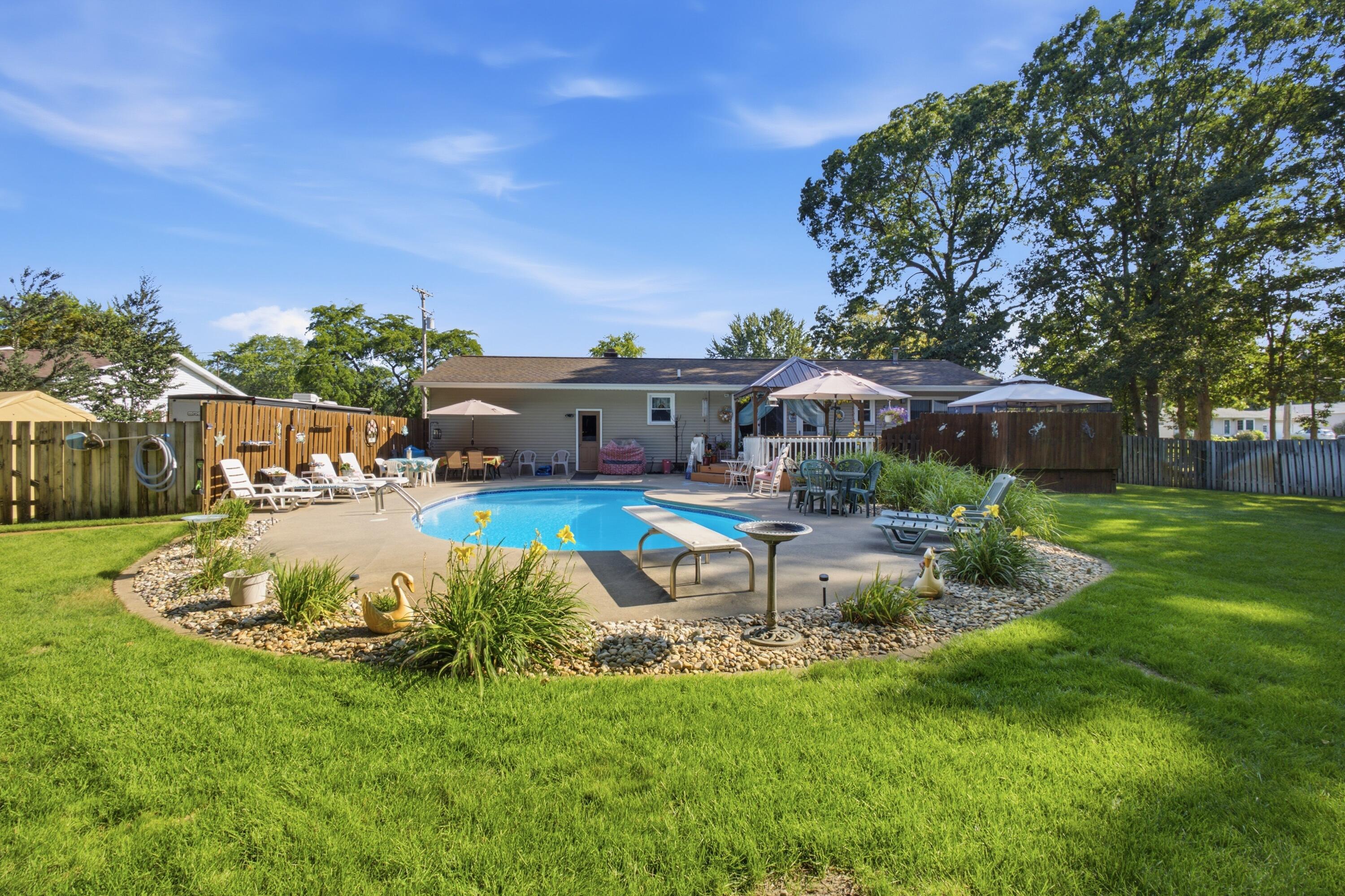 1658 Woodside Road Norton Shores MI 49441