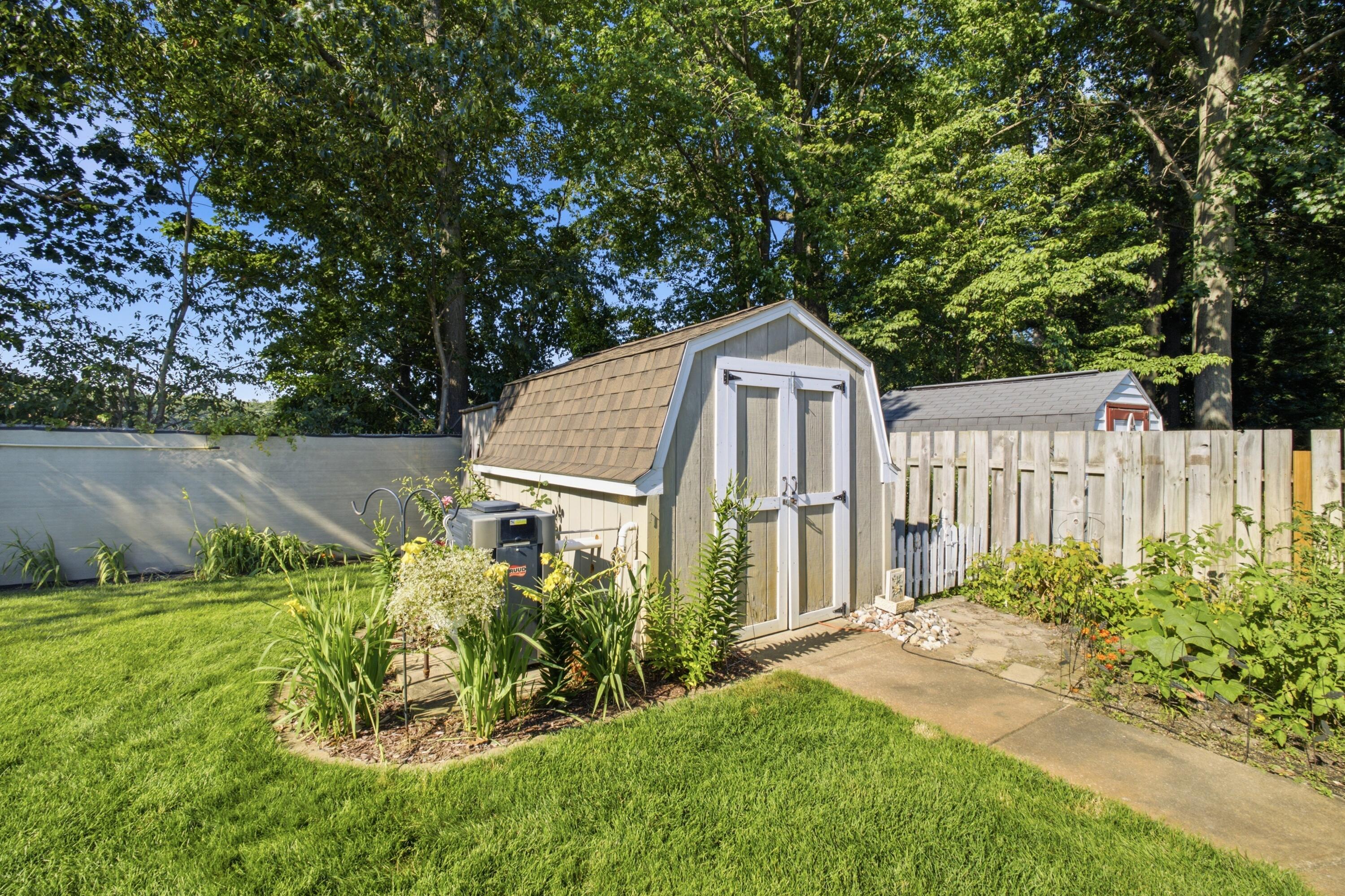 1658 Woodside Road Norton Shores MI 49441