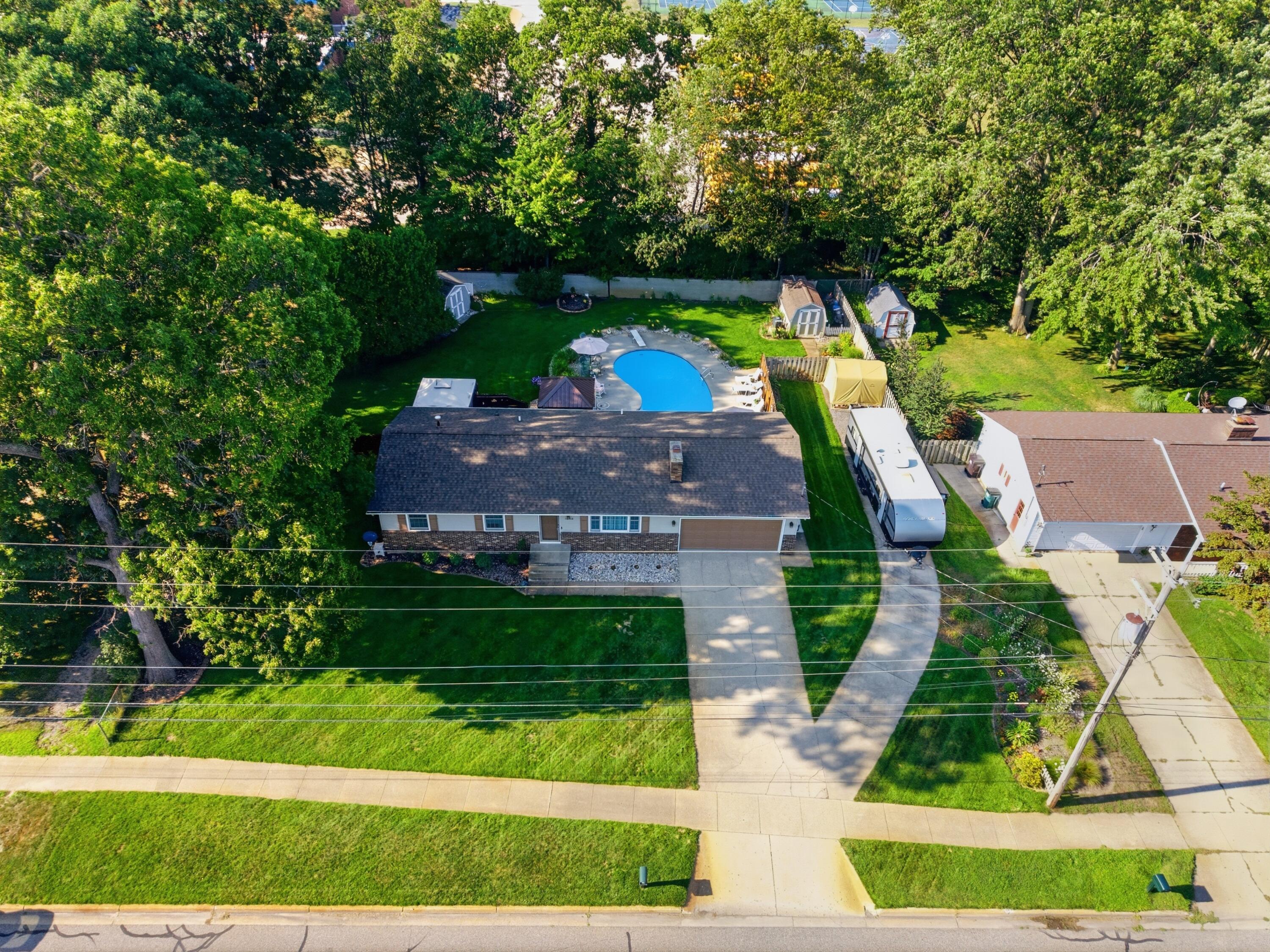 1658 Woodside Road Norton Shores MI 49441