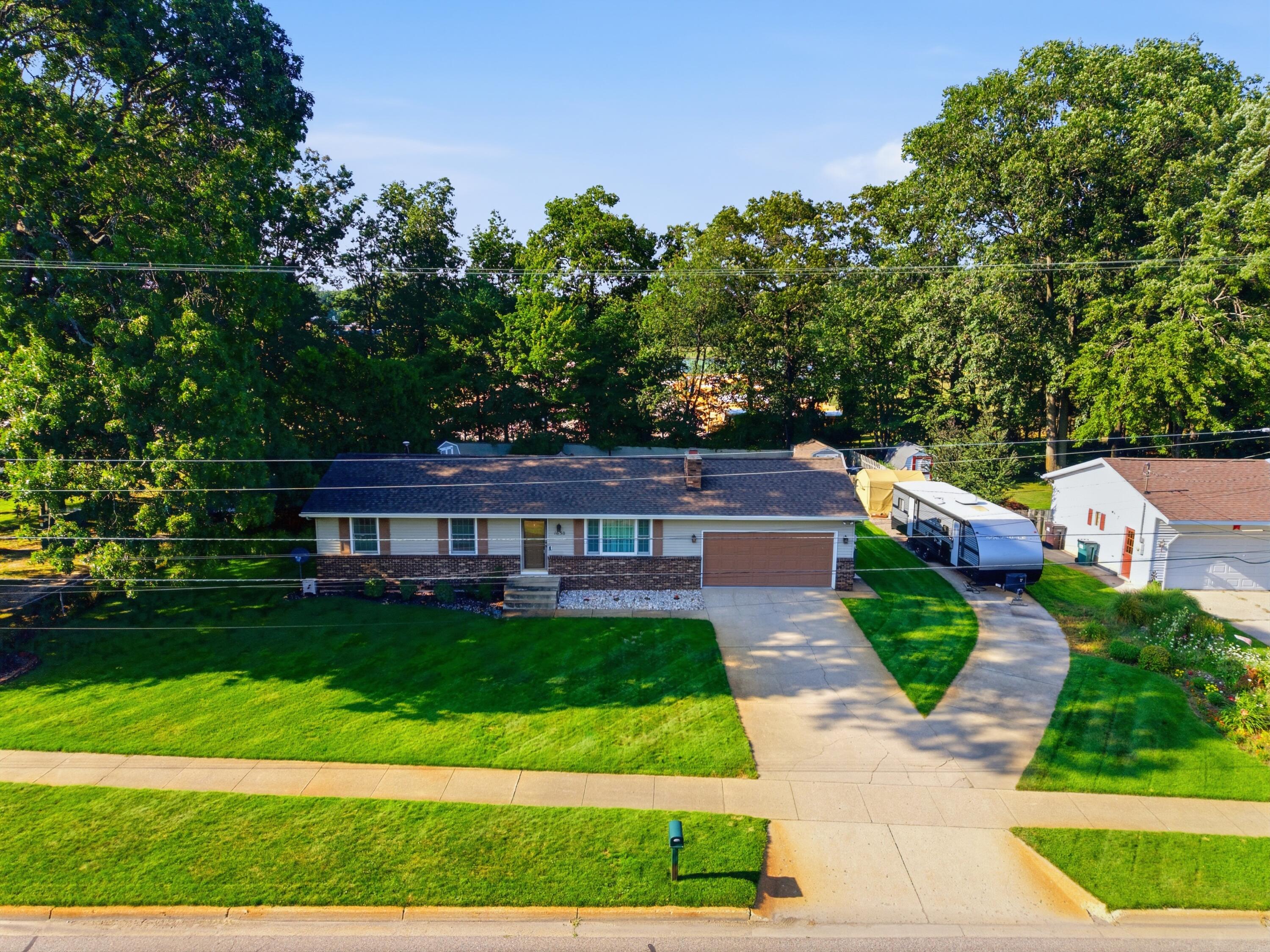 1658 Woodside Road Norton Shores MI 49441