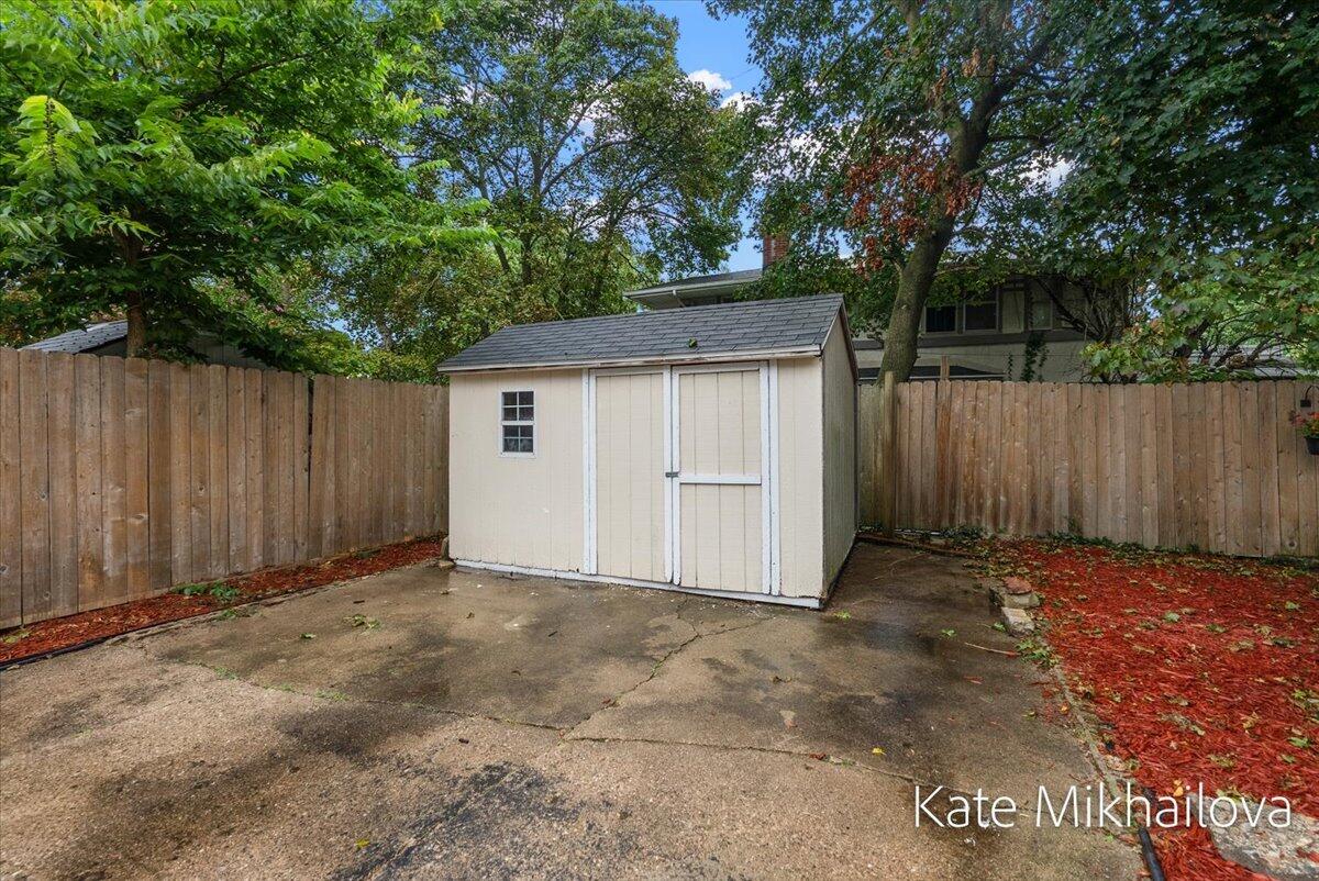 1825 Oakland Drive Kalamazoo MI 49008