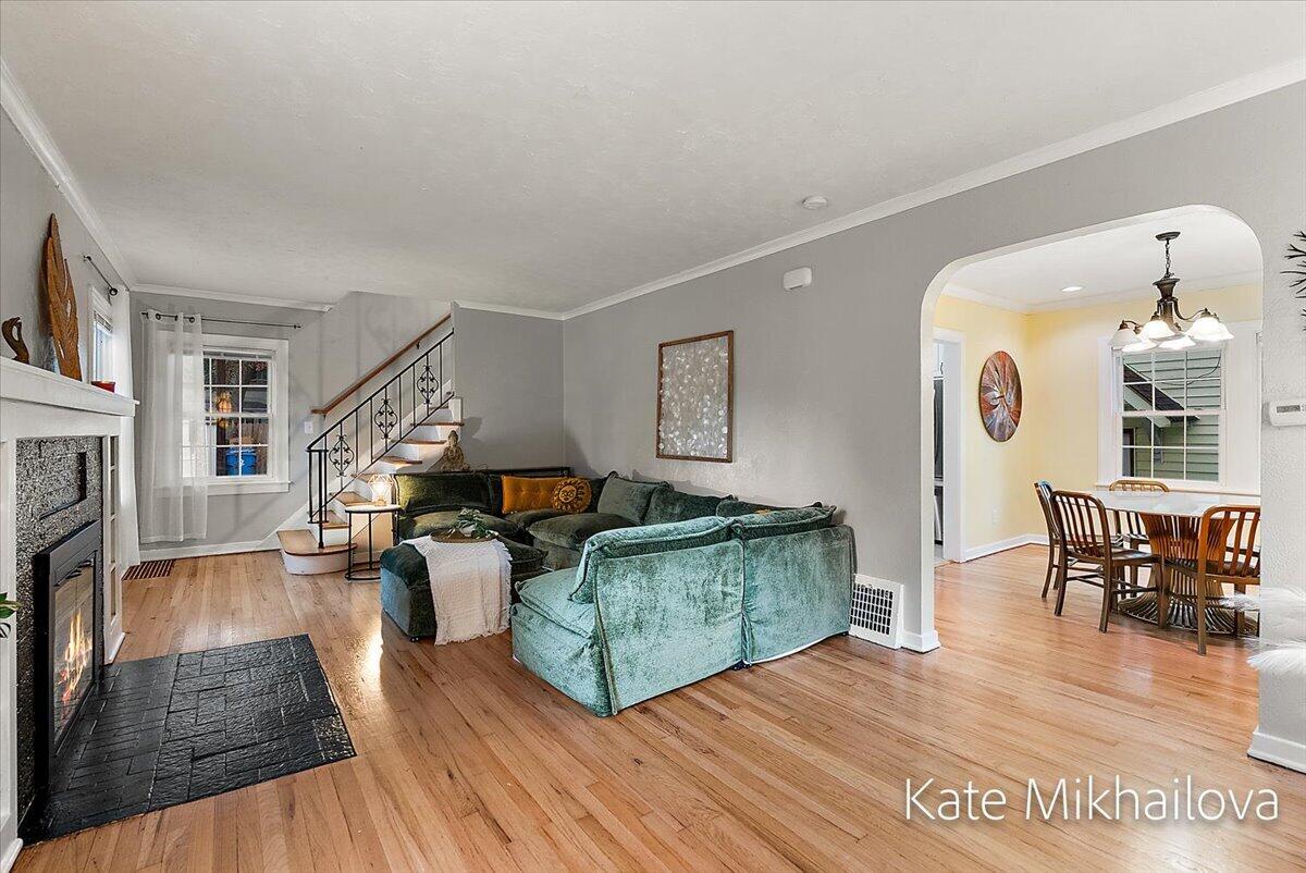 1825 Oakland Drive Kalamazoo MI 49008