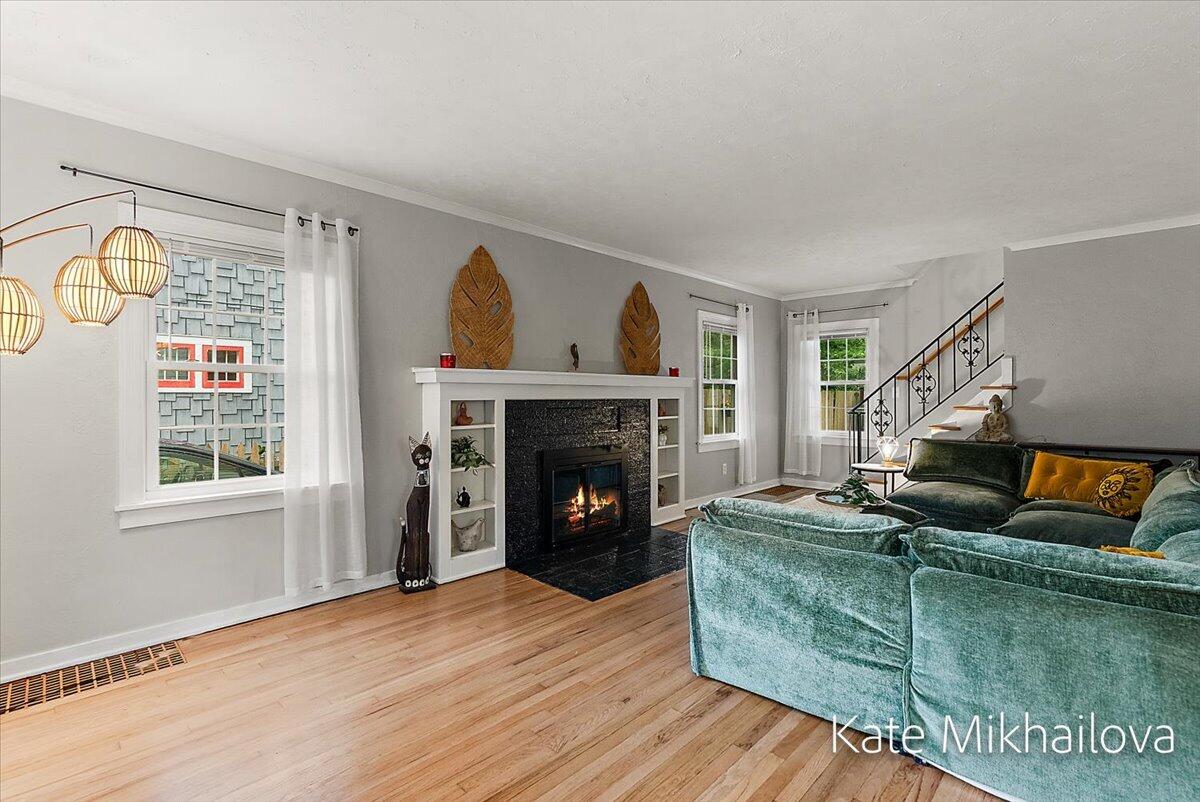 1825 Oakland Drive Kalamazoo MI 49008