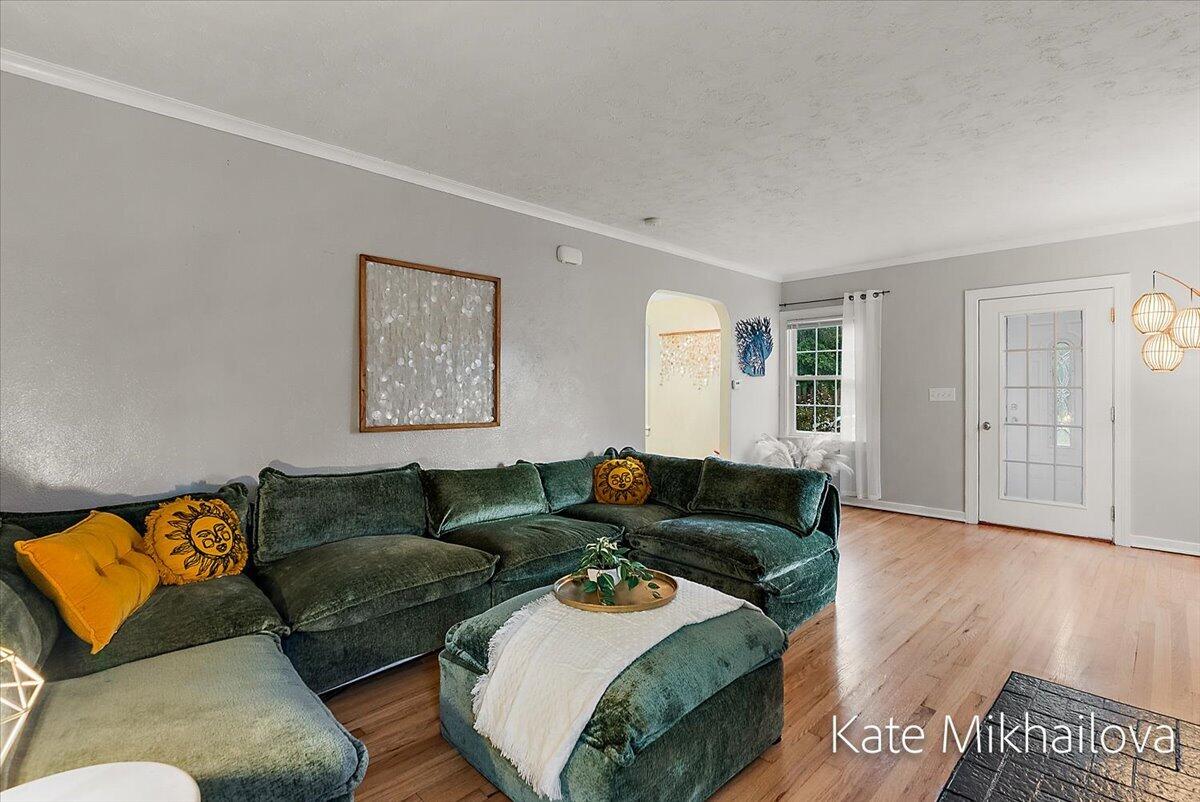 1825 Oakland Drive Kalamazoo MI 49008