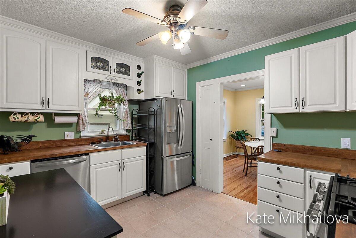 1825 Oakland Drive Kalamazoo MI 49008
