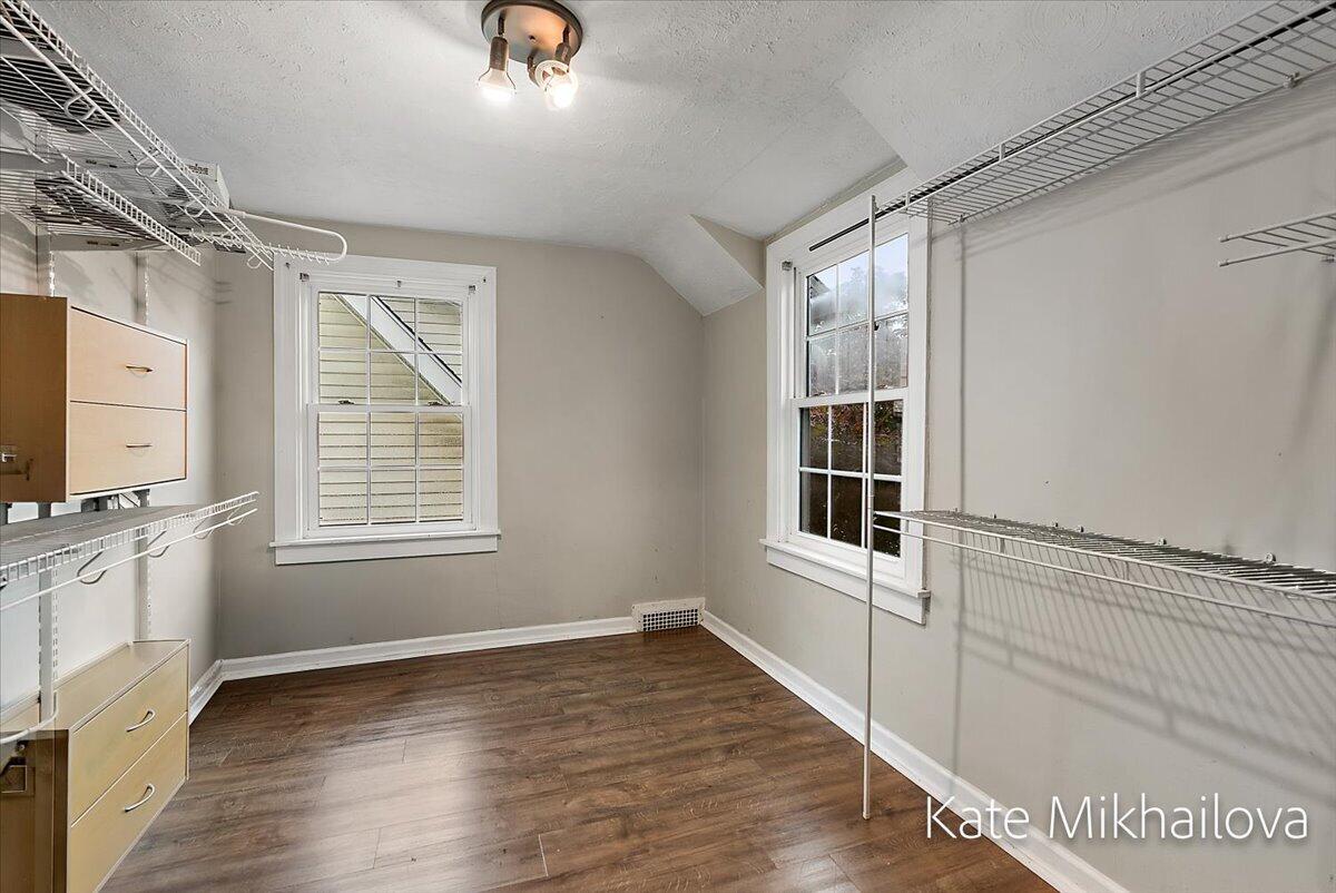 1825 Oakland Drive Kalamazoo MI 49008