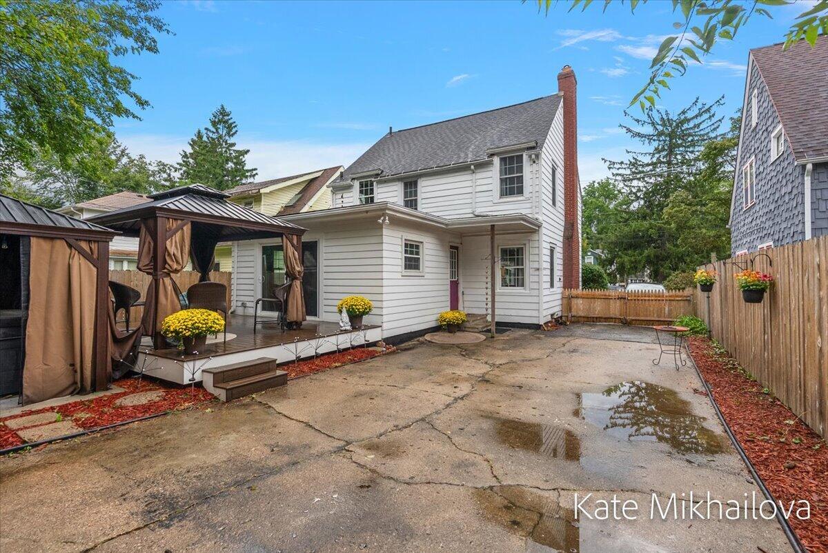 1825 Oakland Drive Kalamazoo MI 49008
