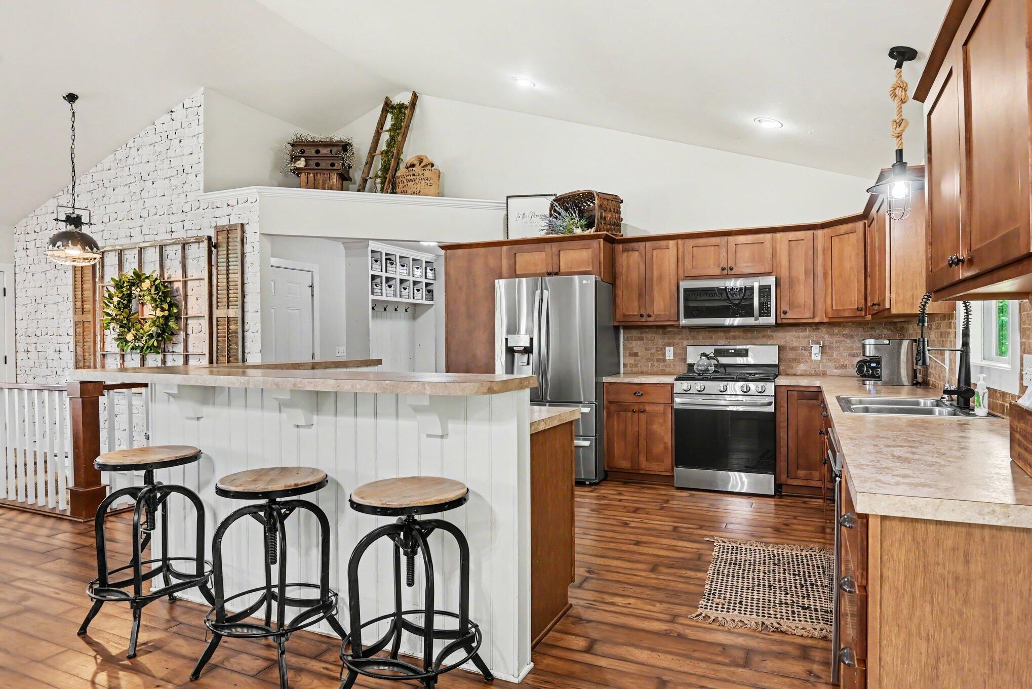 635 Midgrove Drive Zeeland MI 49464