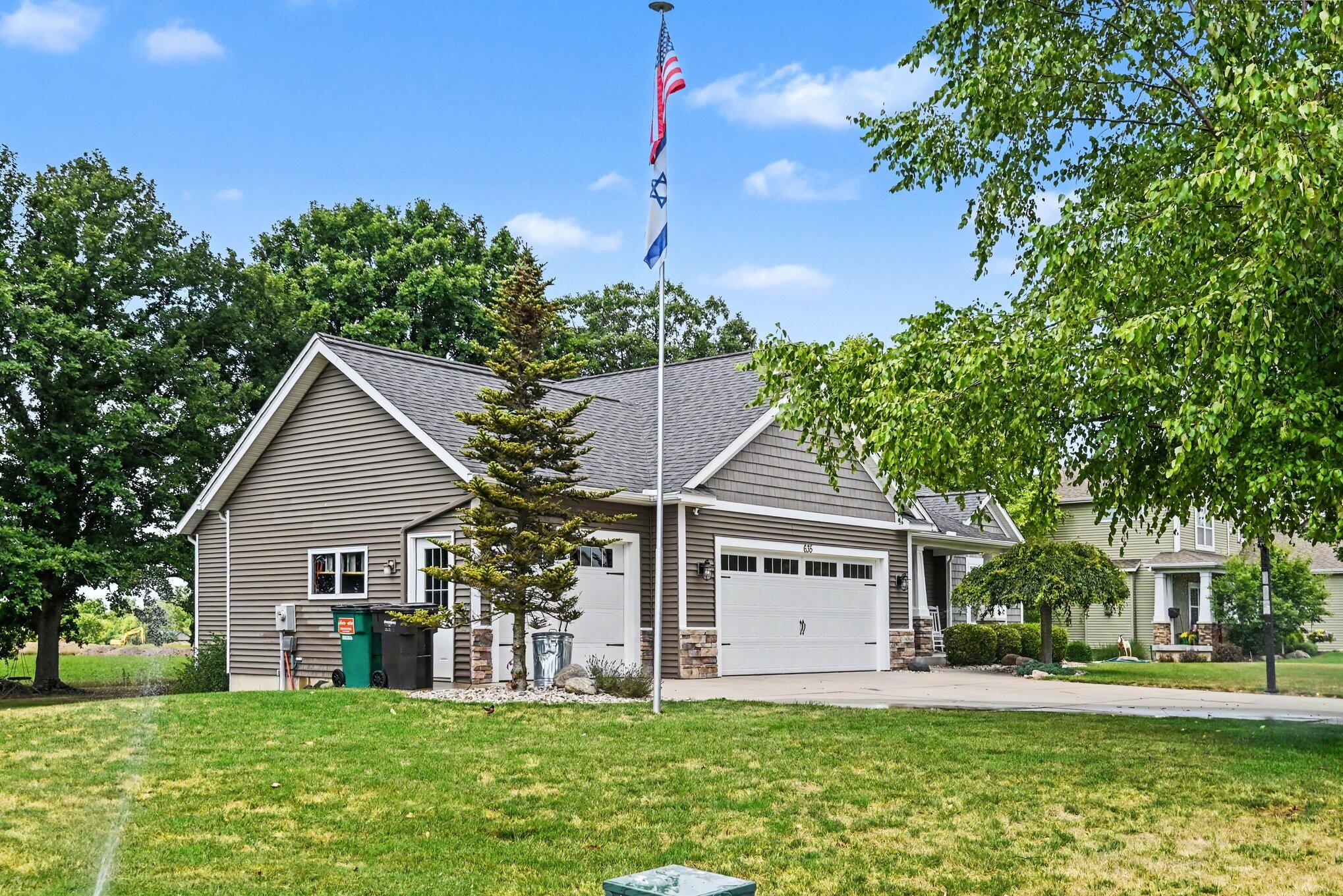 635 Midgrove Drive Zeeland MI 49464