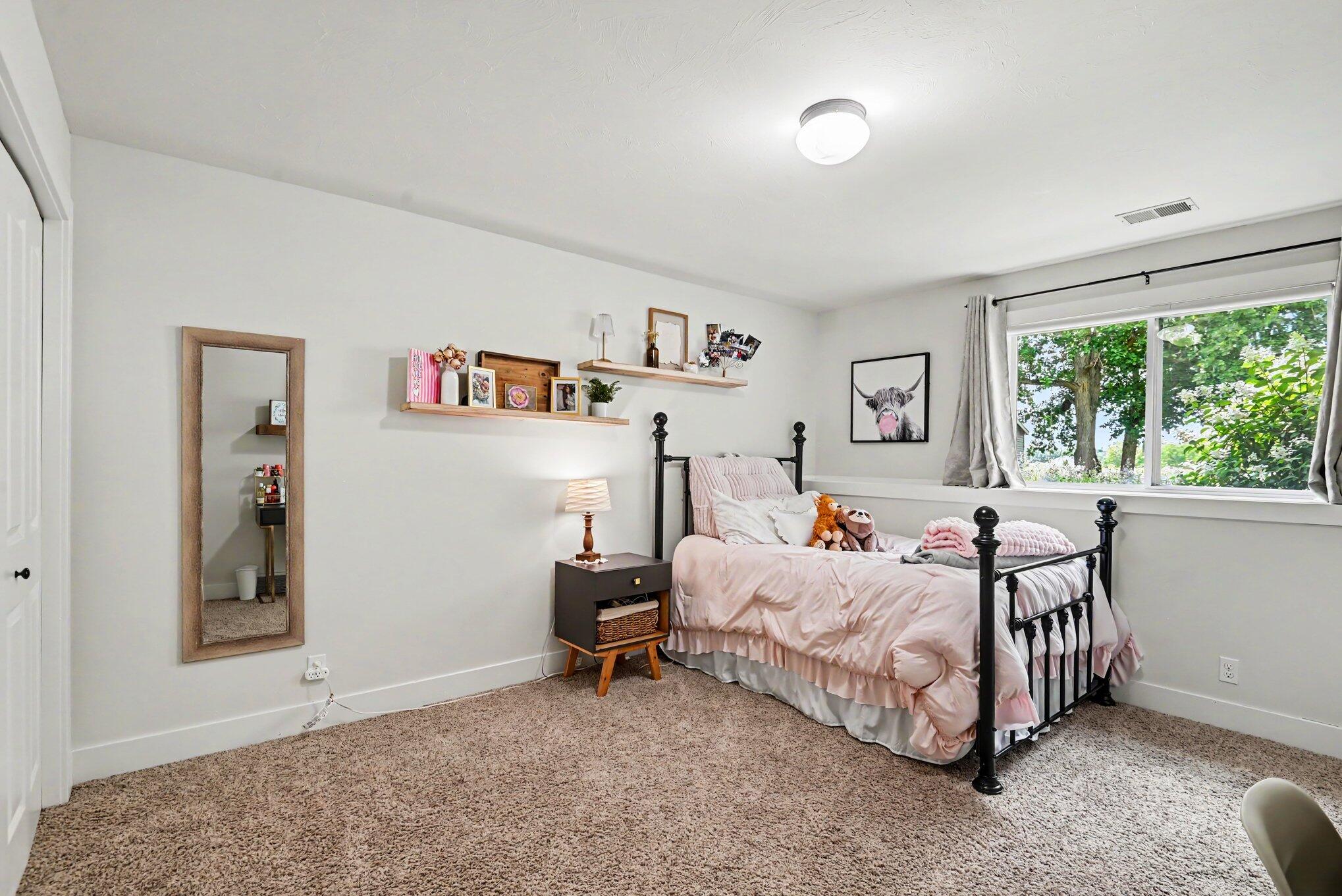 635 Midgrove Drive Zeeland MI 49464