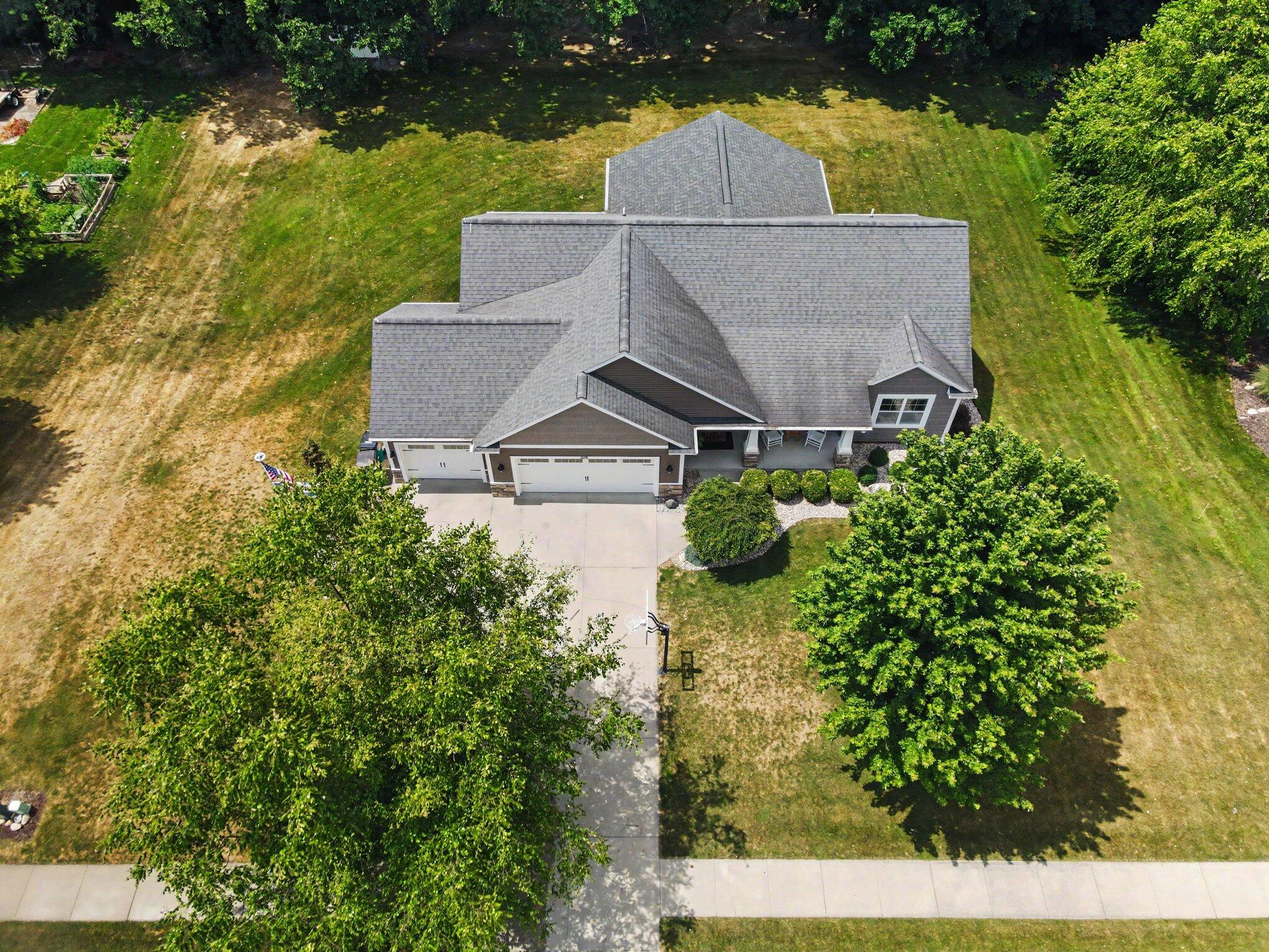 635 Midgrove Drive Zeeland MI 49464