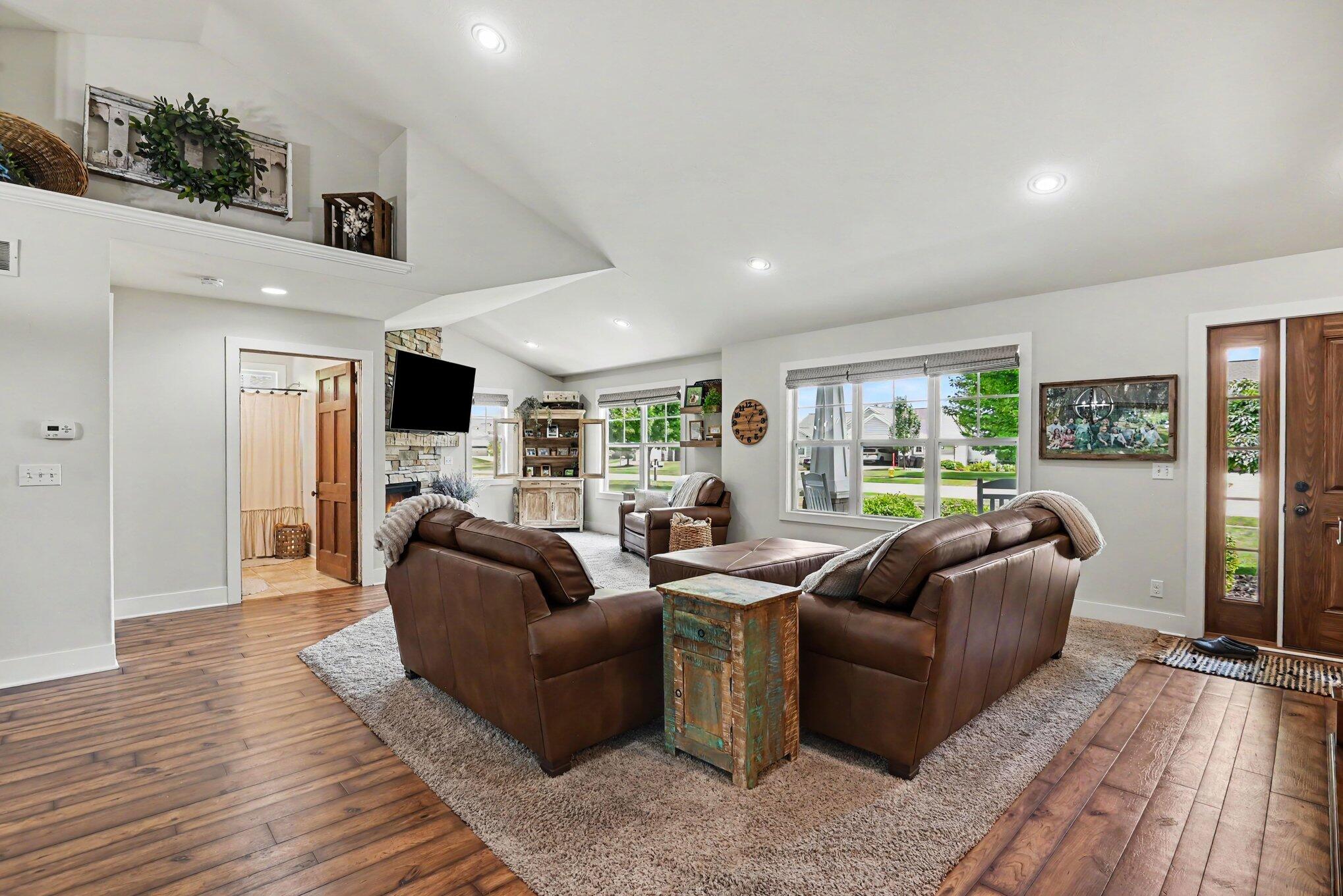 635 Midgrove Drive Zeeland MI 49464