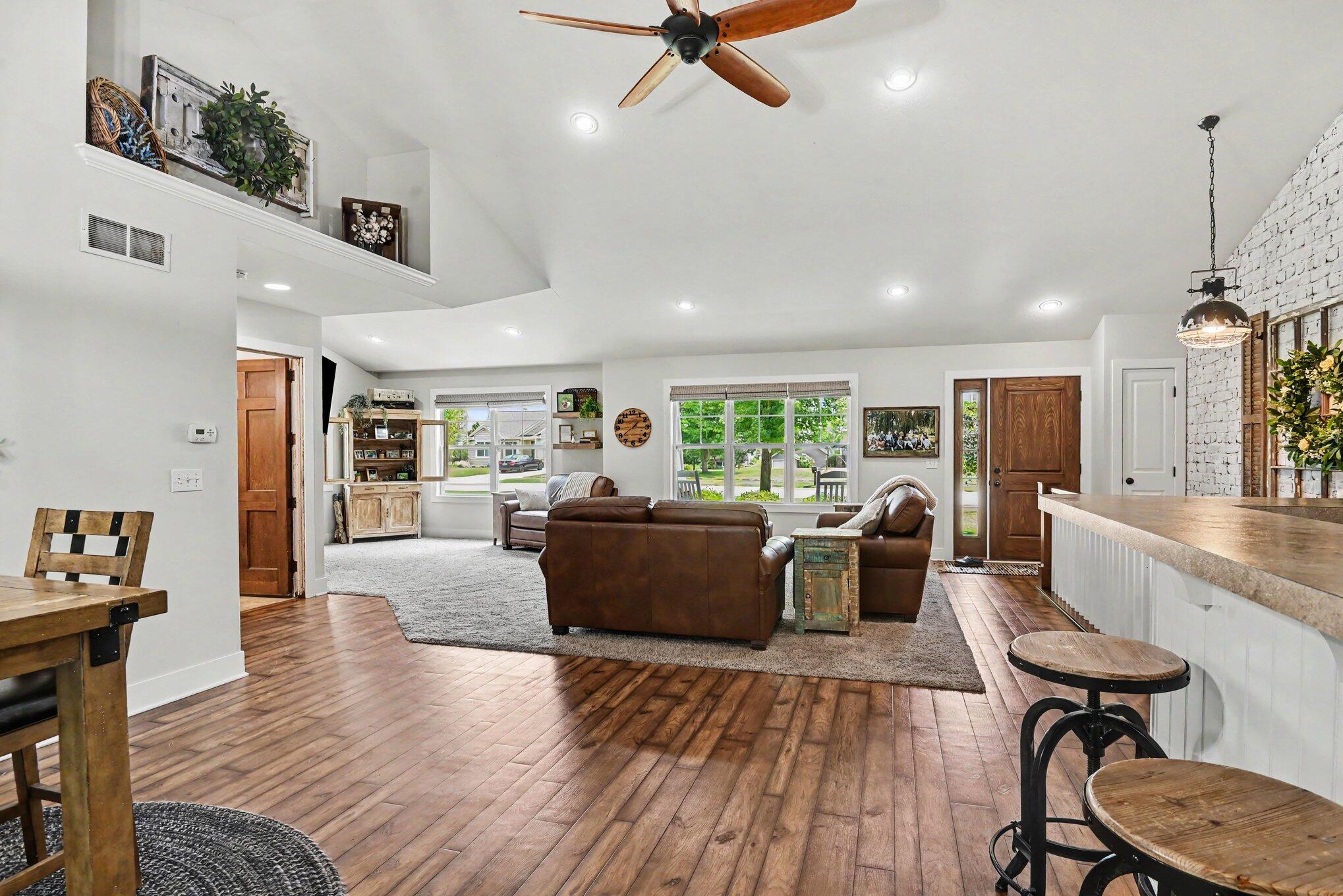 635 Midgrove Drive Zeeland MI 49464