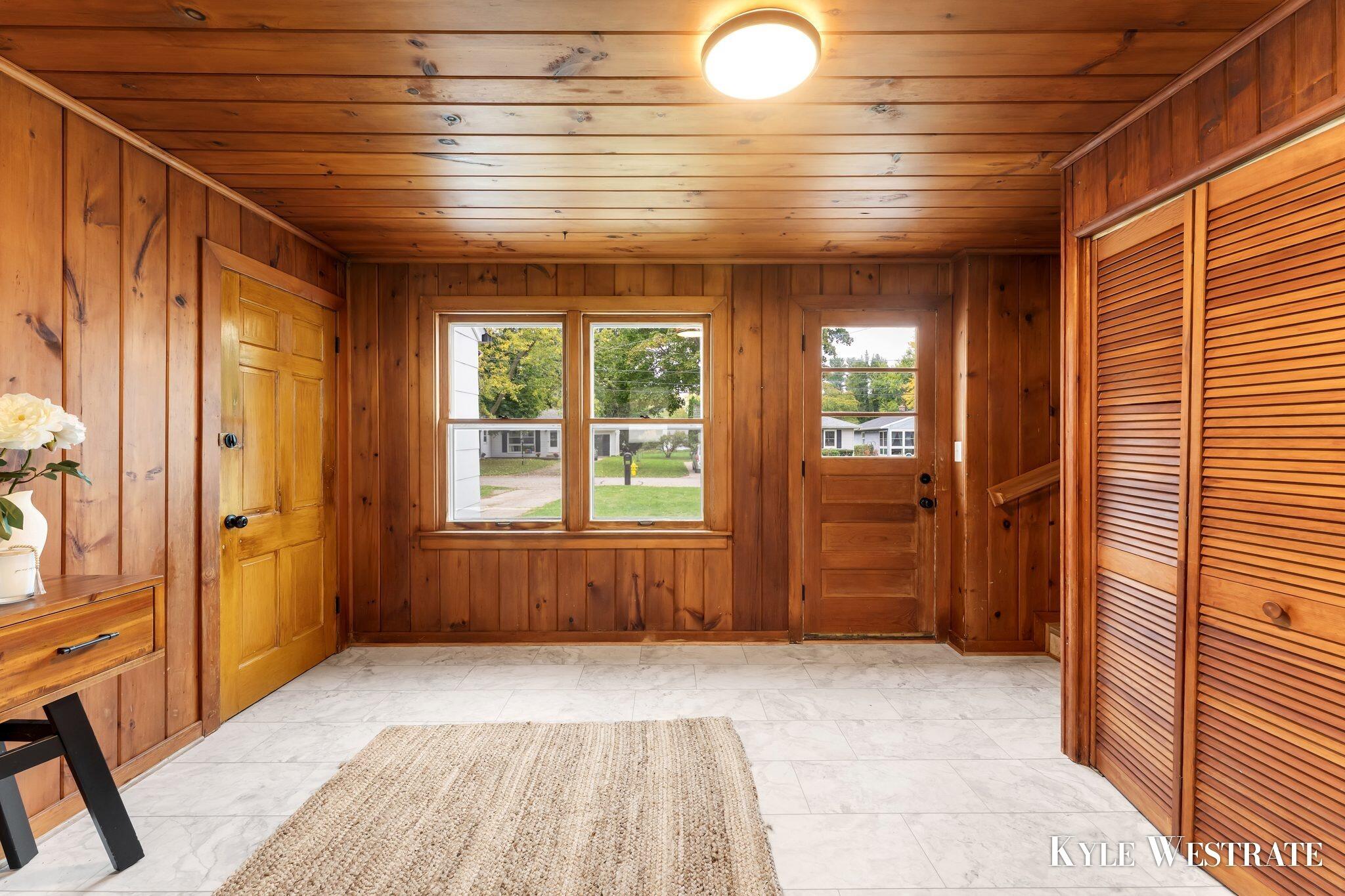 1260 Fay Avenue NW Grand Rapids MI 49504