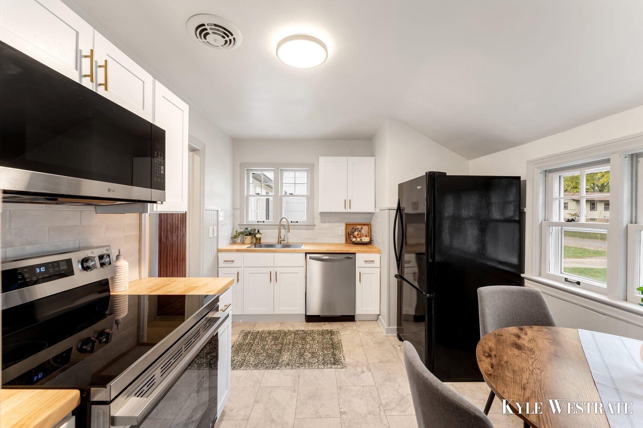 1260 Fay Avenue NW Grand Rapids MI 49504