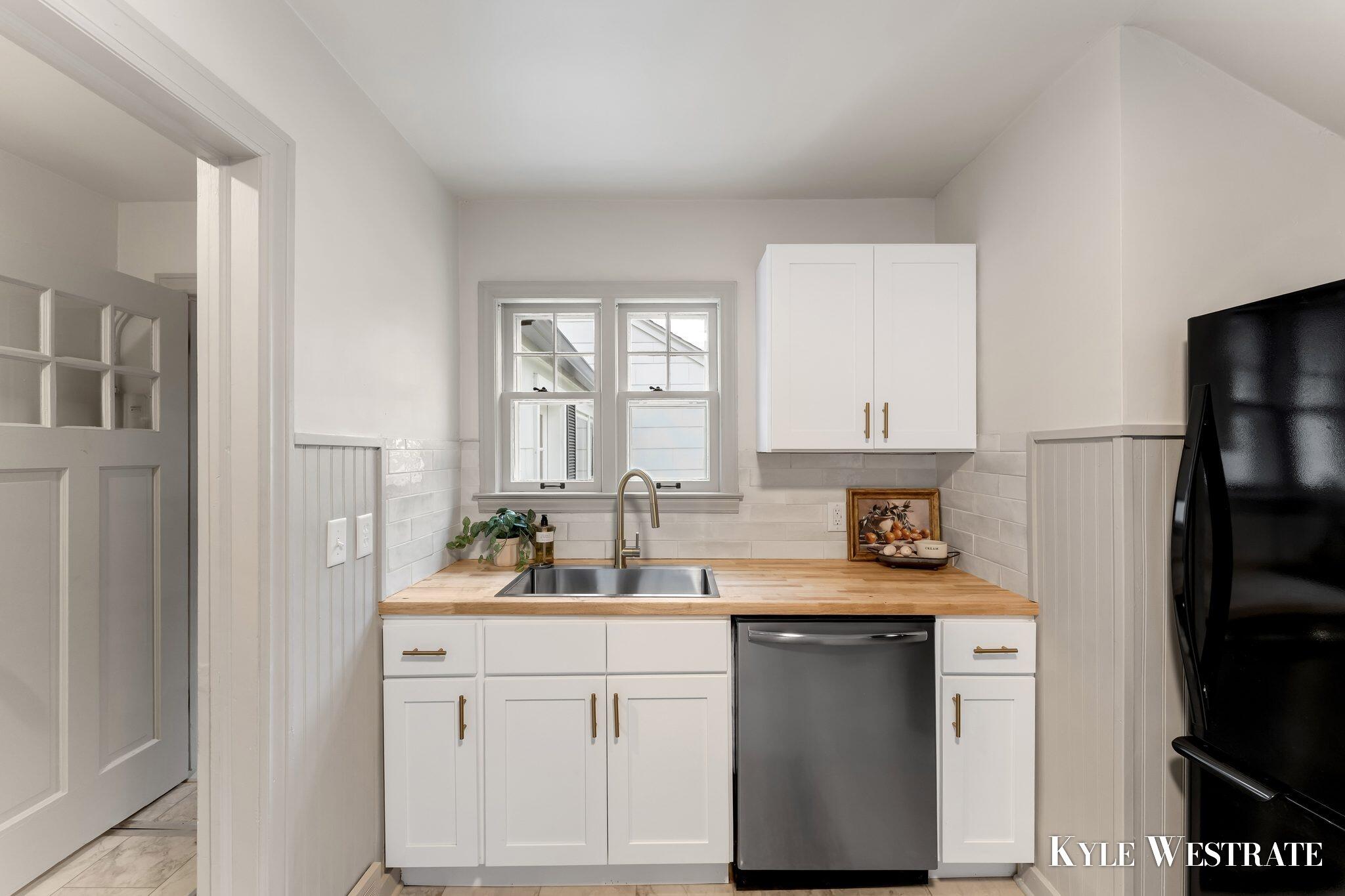 1260 Fay Avenue NW Grand Rapids MI 49504