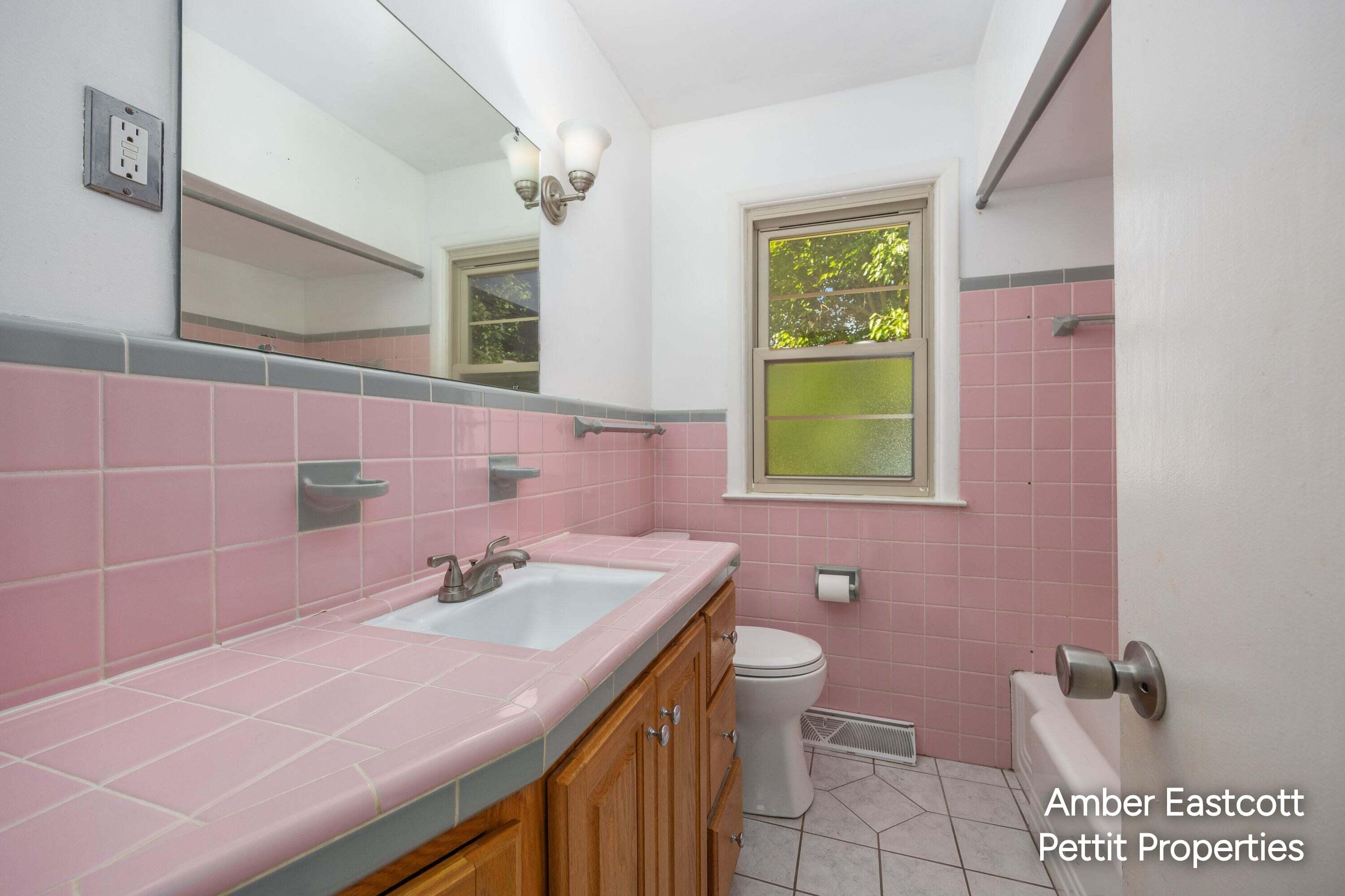 1305 Ball Avenue NE Grand Rapids MI 49505