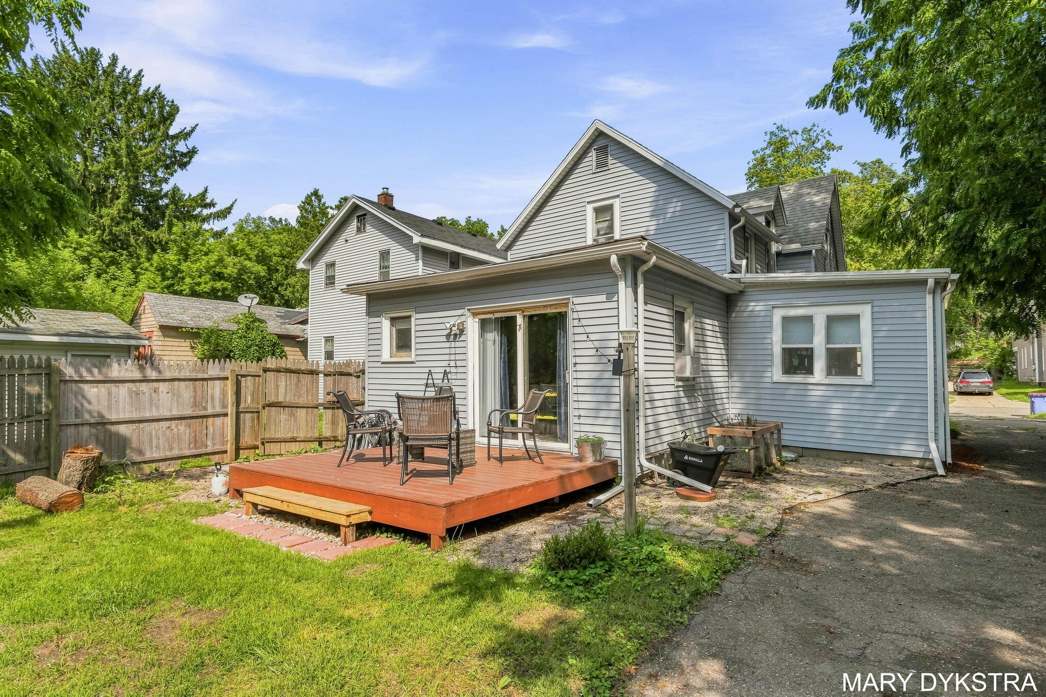 823 Prospect Avenue NE Grand Rapids MI 49503