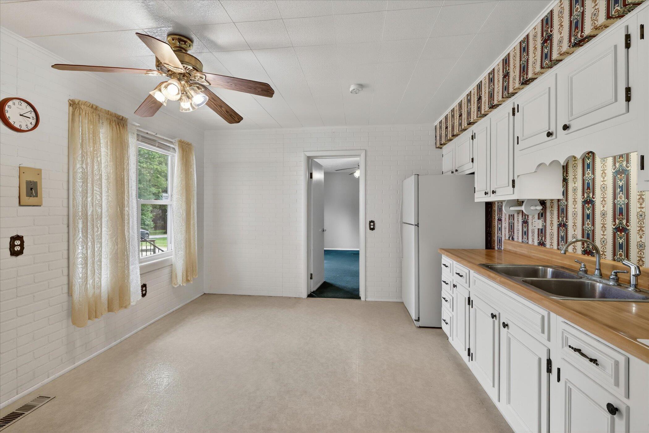 565 Collette Avenue Kalamazoo MI 49048