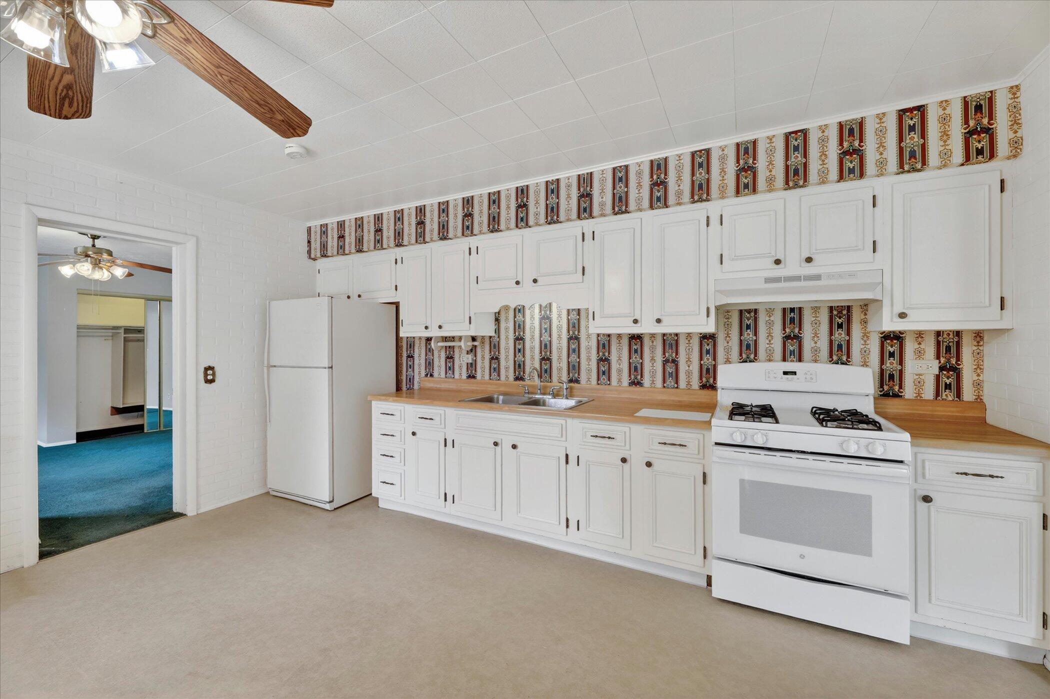 565 Collette Avenue Kalamazoo MI 49048