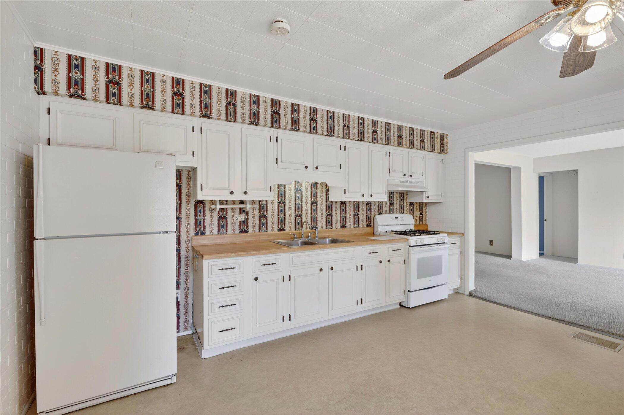 565 Collette Avenue Kalamazoo MI 49048