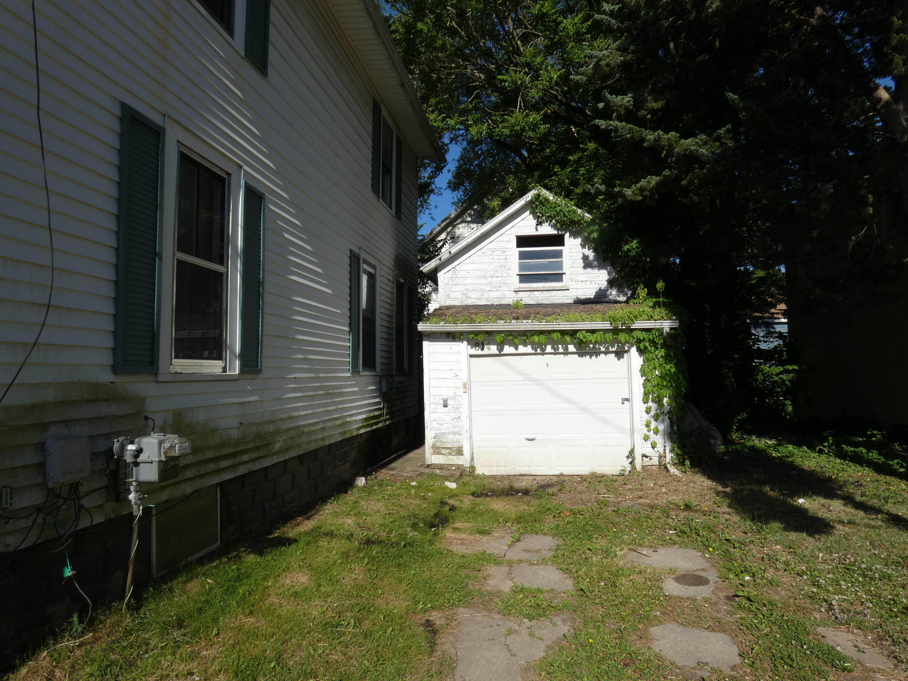 814 Central Place Kalamazoo MI 49008