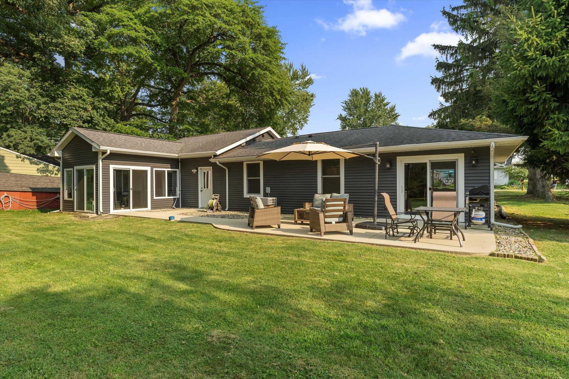 21684 Channel Parkway Edwardsburg MI 49112