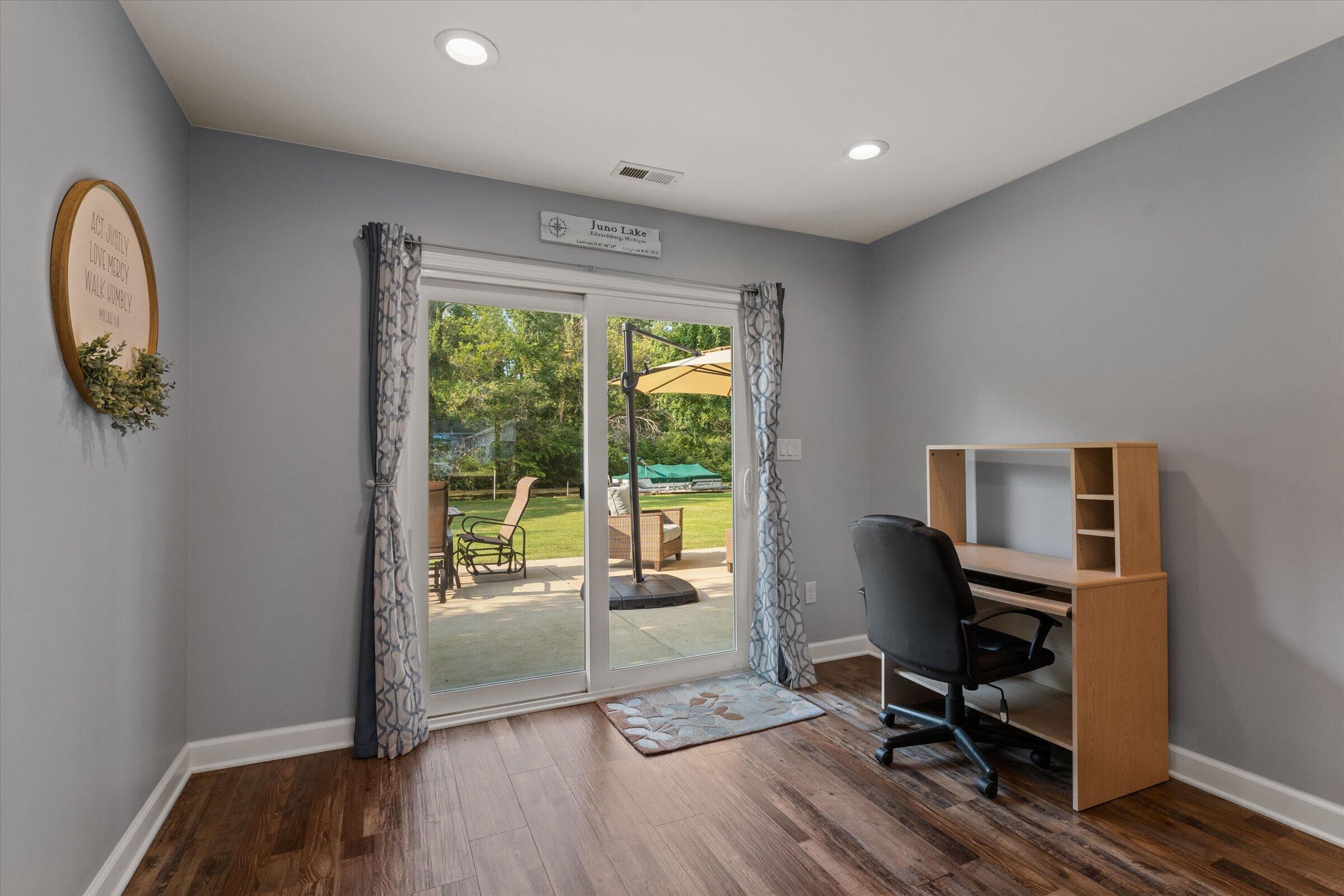 21684 Channel Parkway Edwardsburg MI 49112