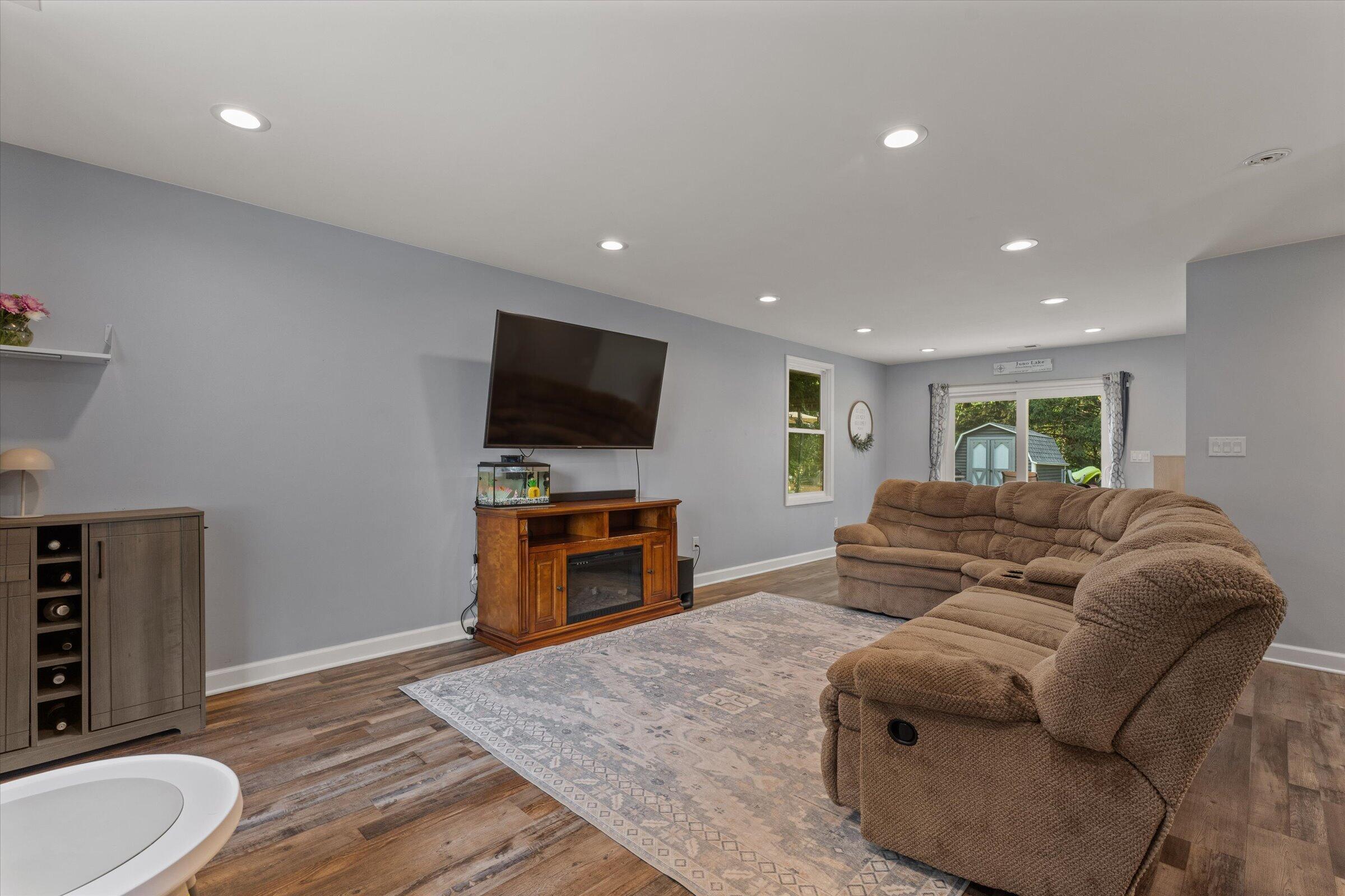 21684 Channel Parkway Edwardsburg MI 49112