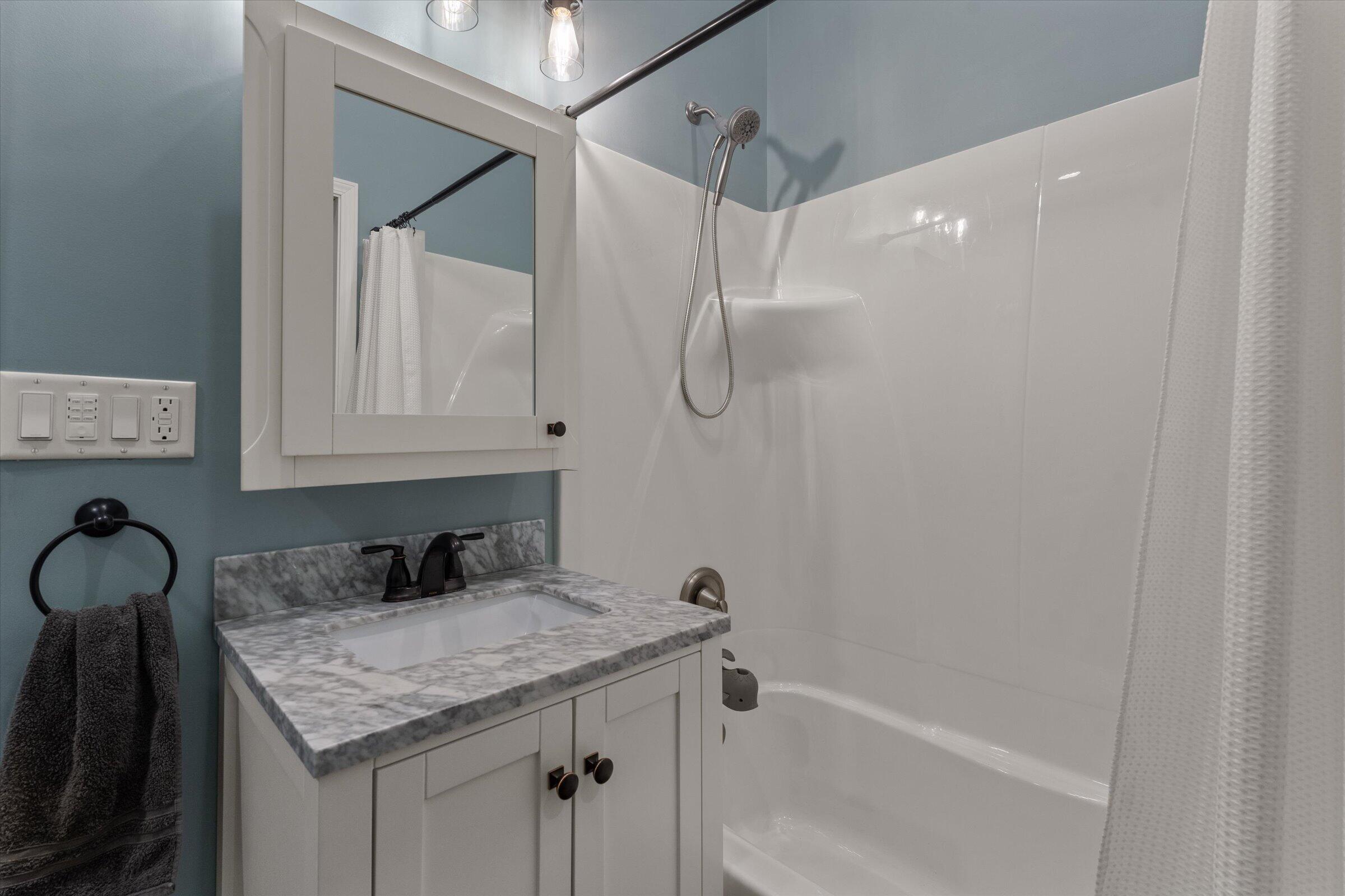 21684 Channel Parkway Edwardsburg MI 49112