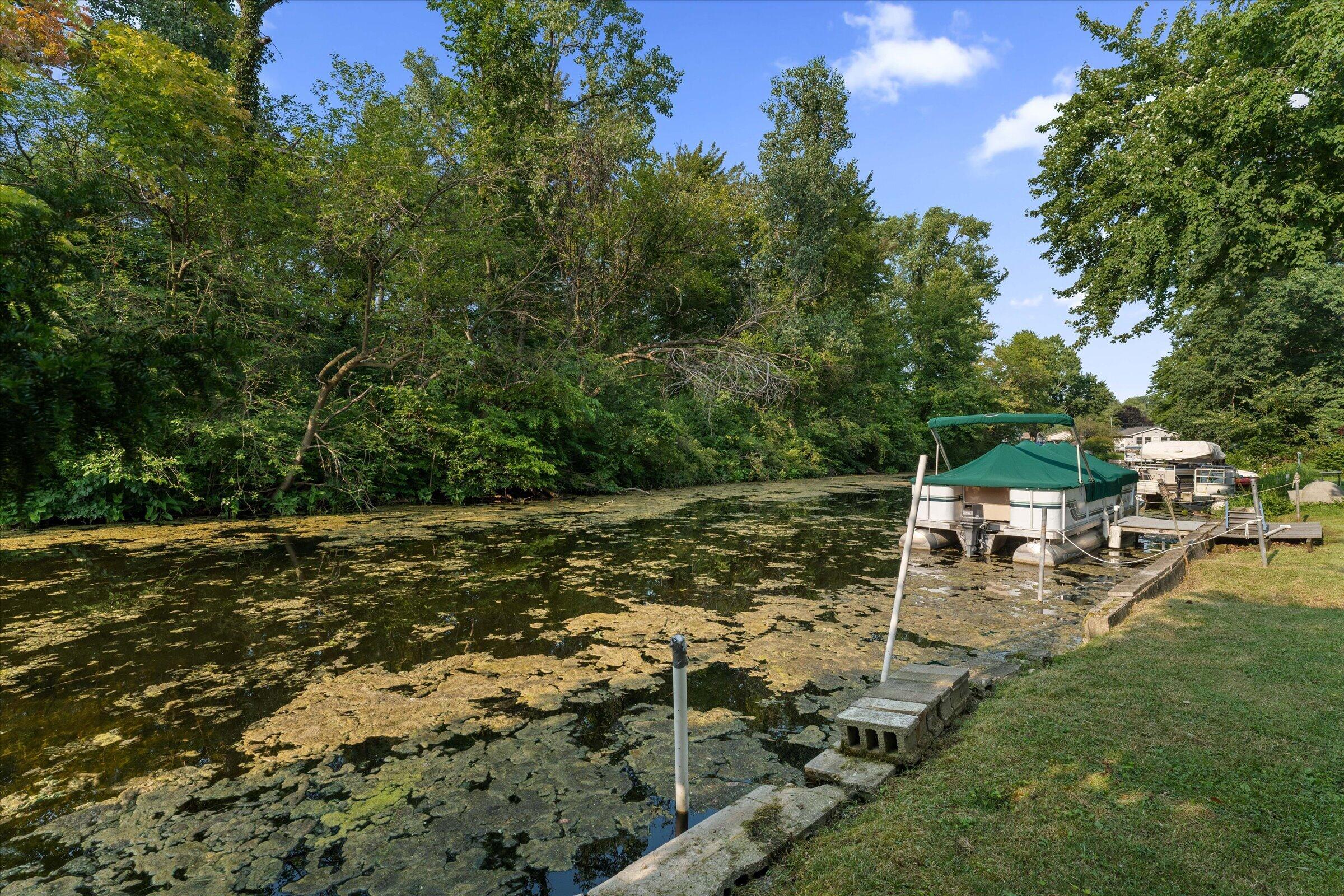 21684 Channel Parkway Edwardsburg MI 49112