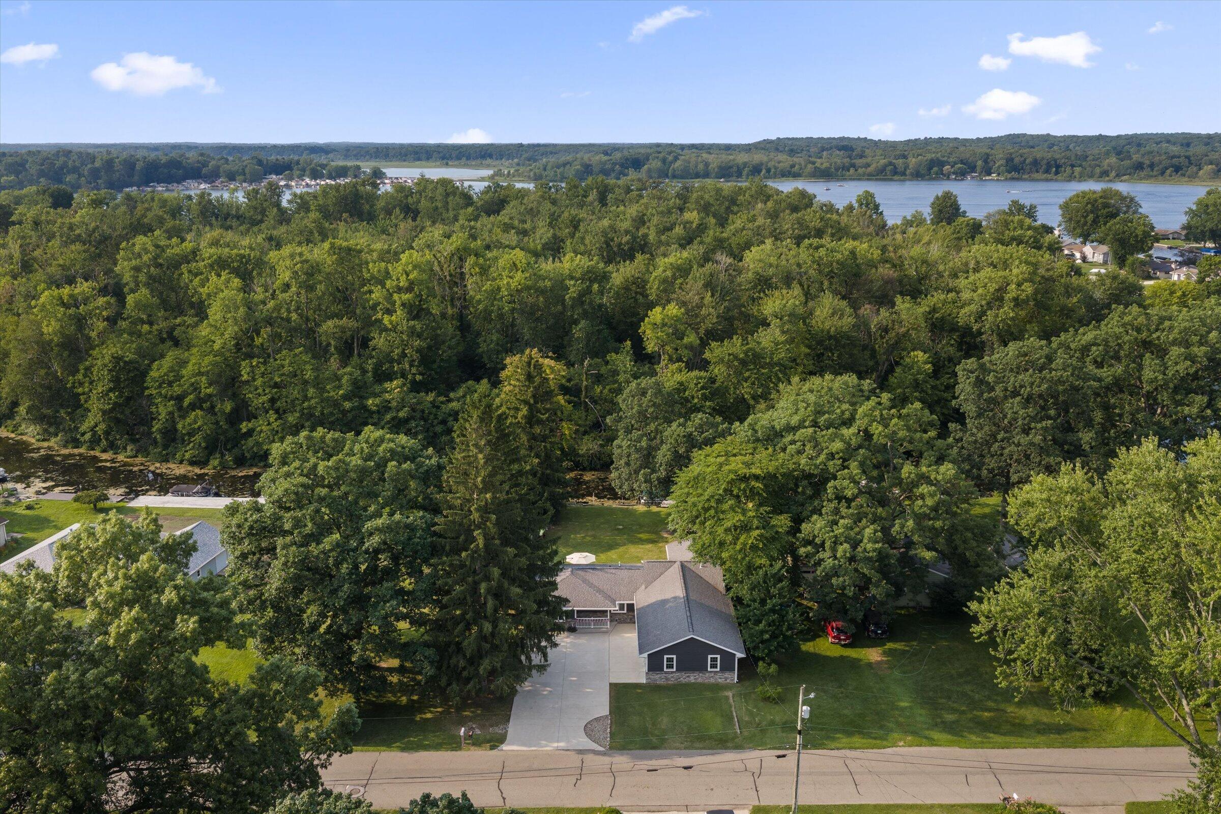 21684 Channel Parkway Edwardsburg MI 49112