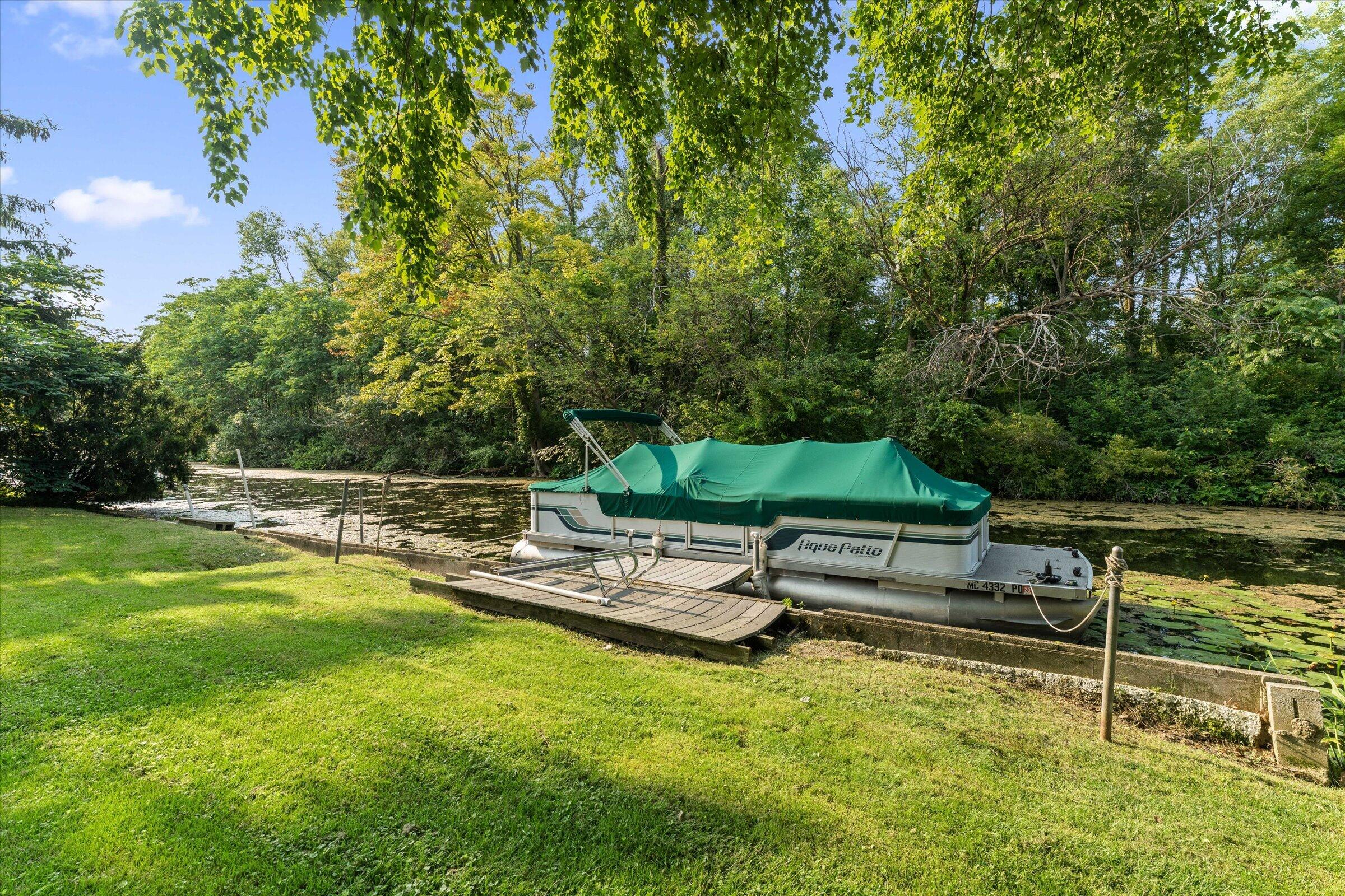 21684 Channel Parkway Edwardsburg MI 49112