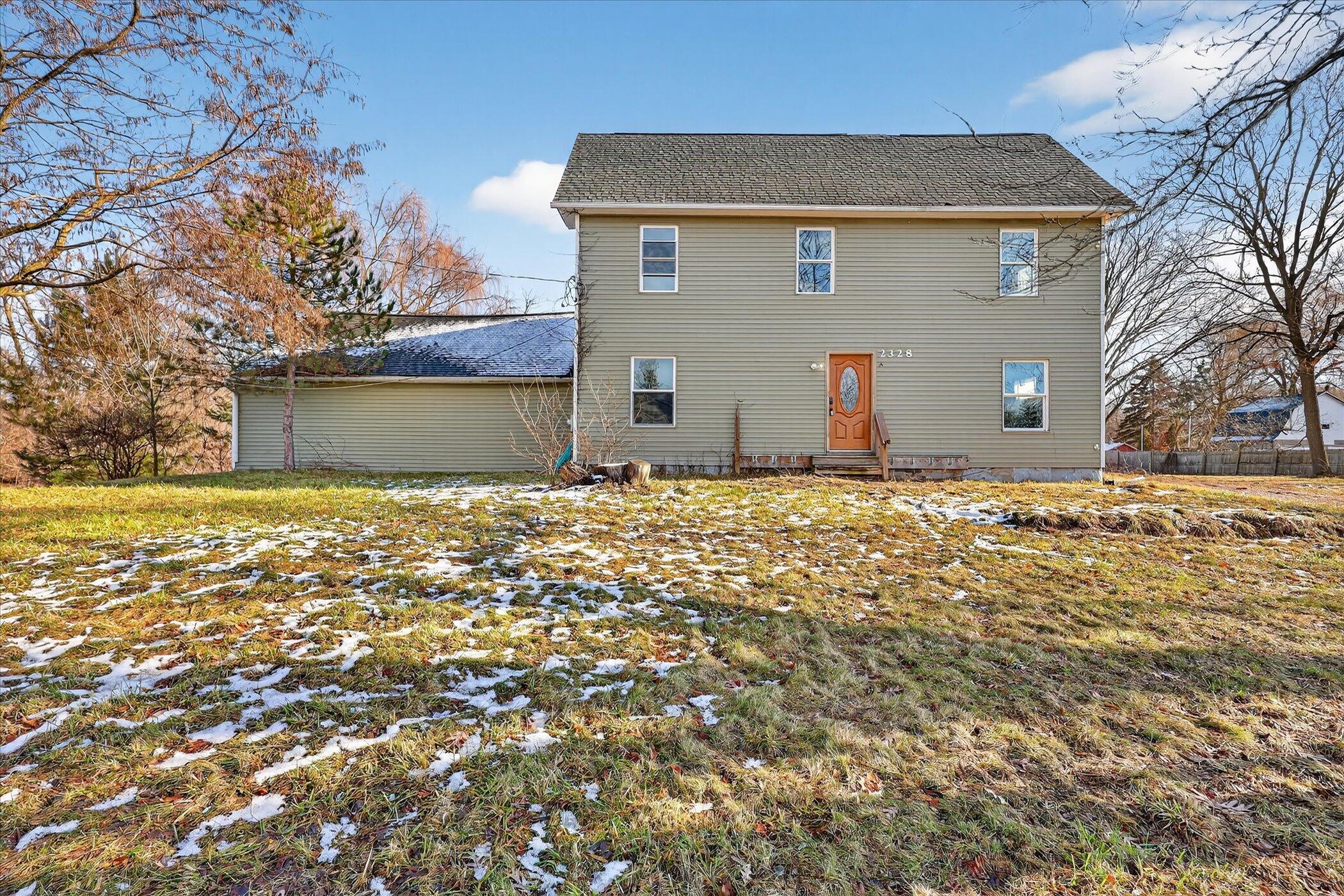2328 Dean Lake Avenue NE Grand Rapids MI 49505