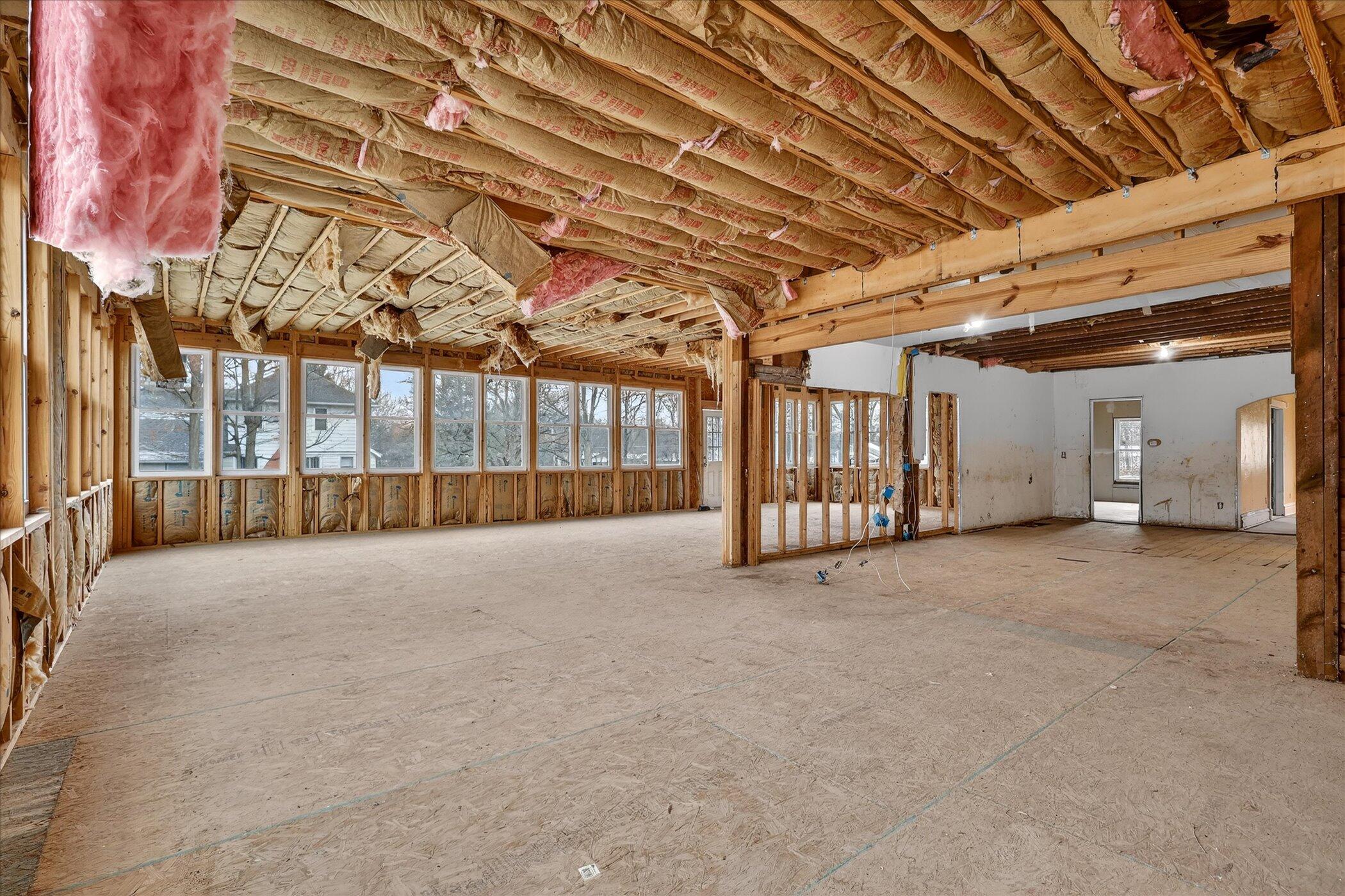 2328 Dean Lake Avenue NE Grand Rapids MI 49505