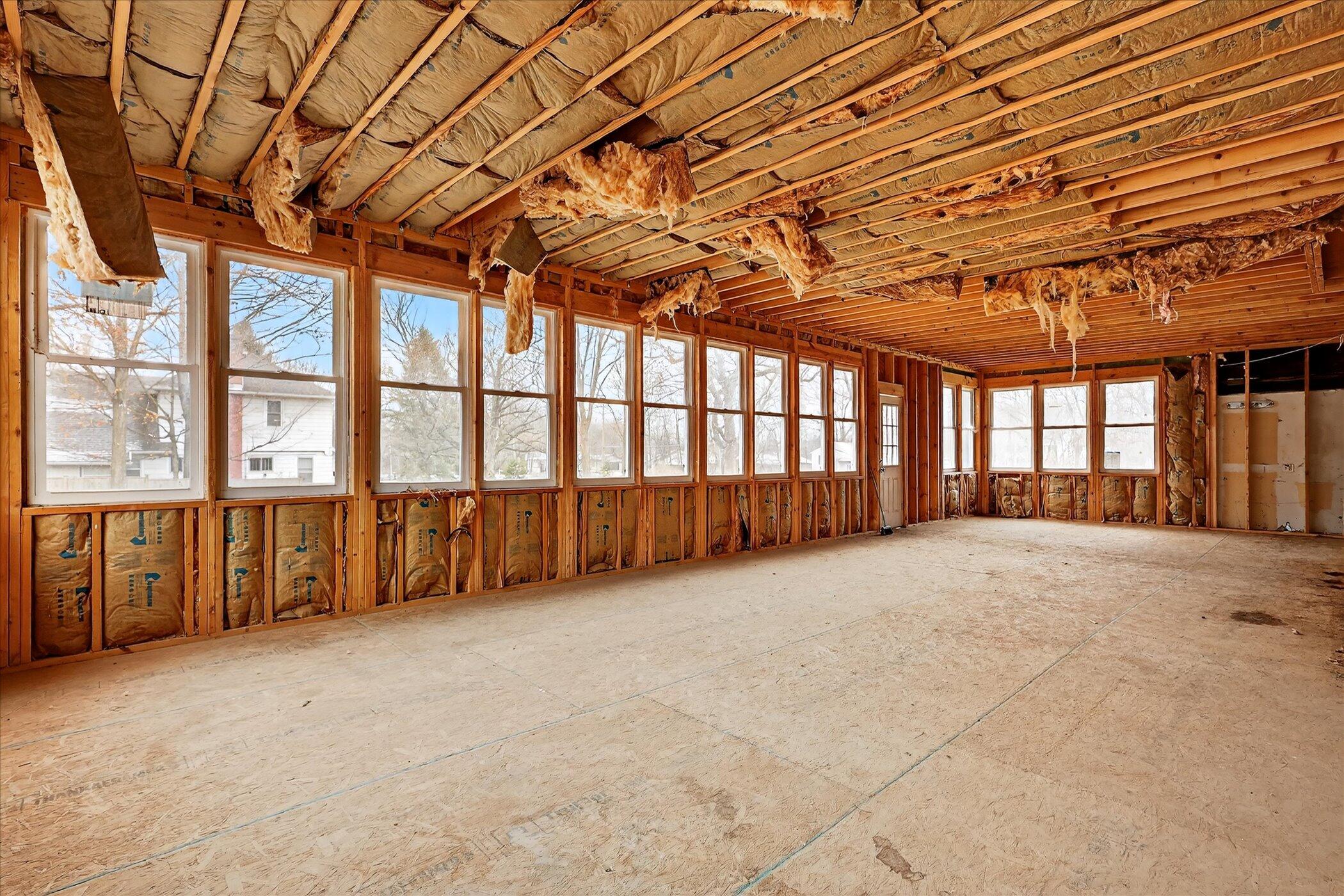 2328 Dean Lake Avenue NE Grand Rapids MI 49505